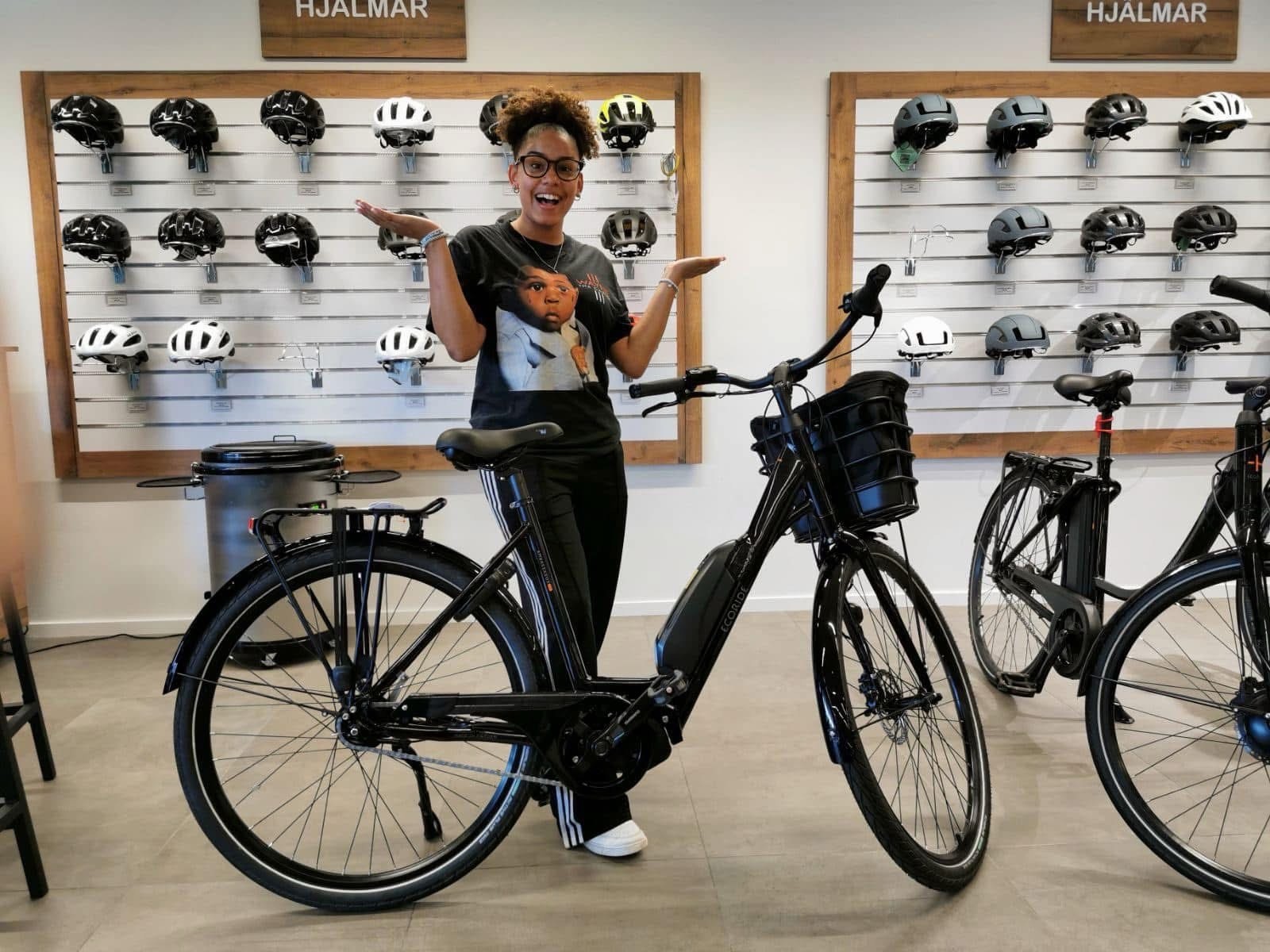 Lycklig vinnare av cykel