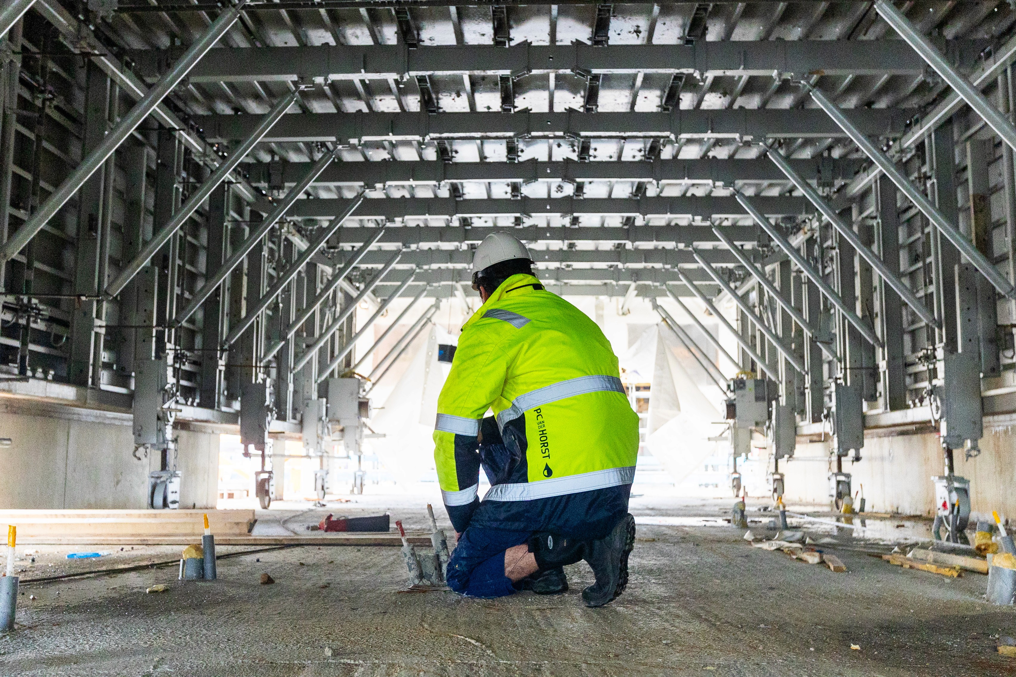 Zelfstandig monteur aan het werk