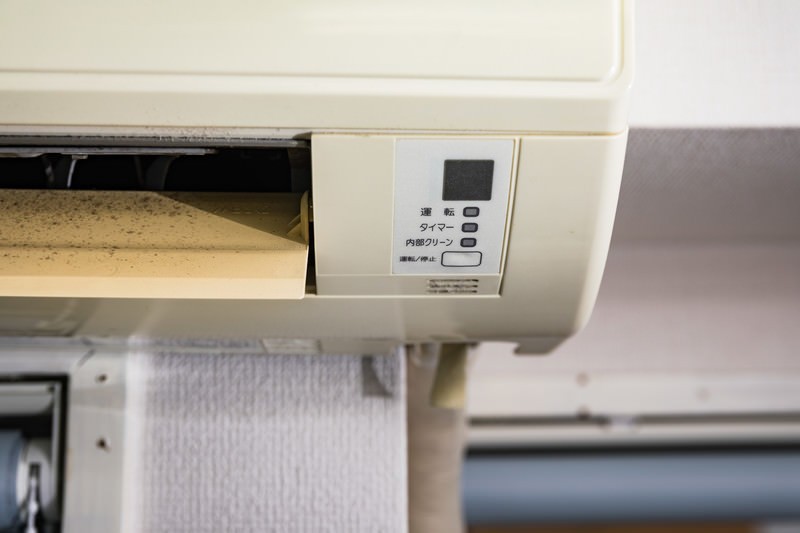 汚れたエアコン