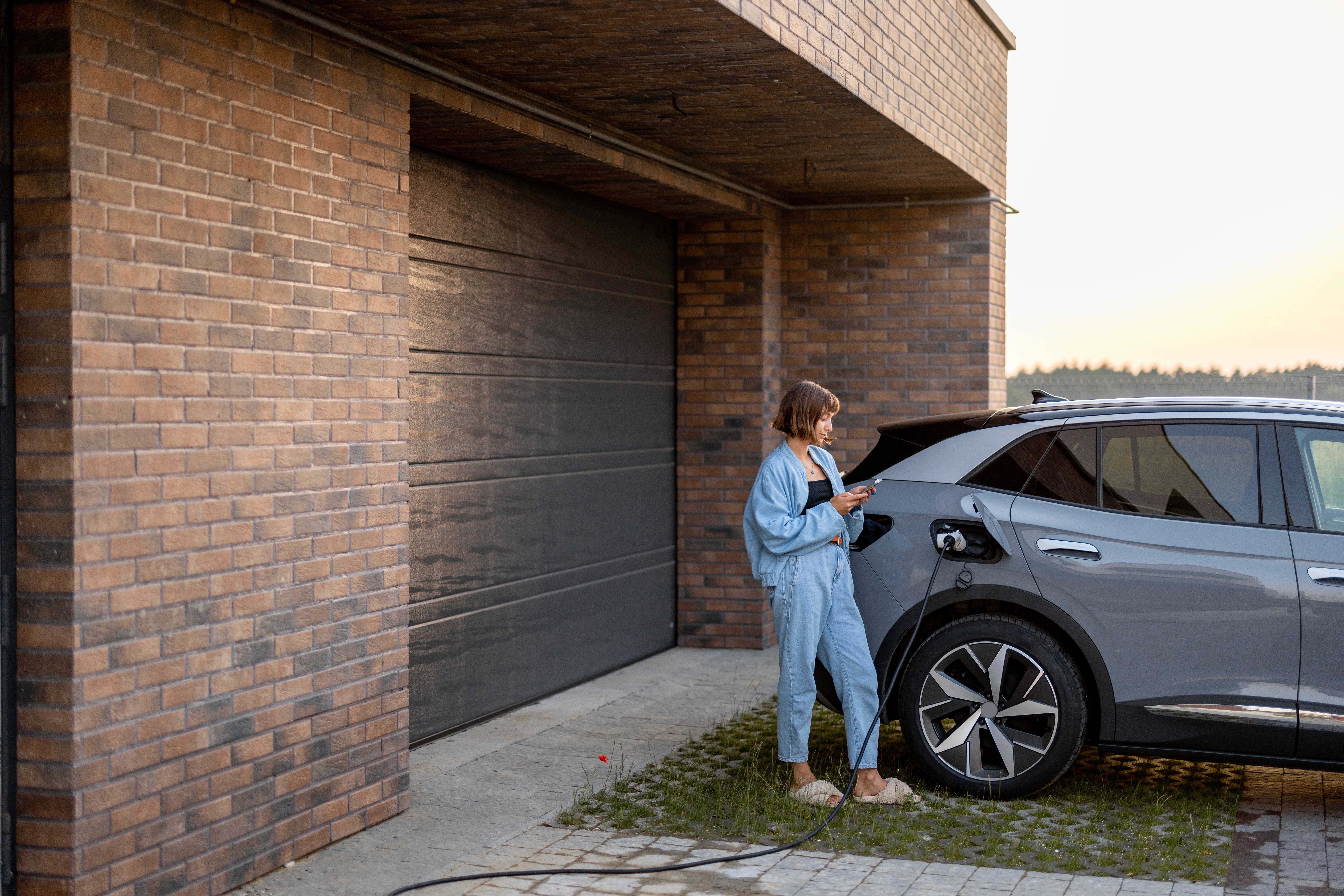 come-caricare-un-auto-elettrica