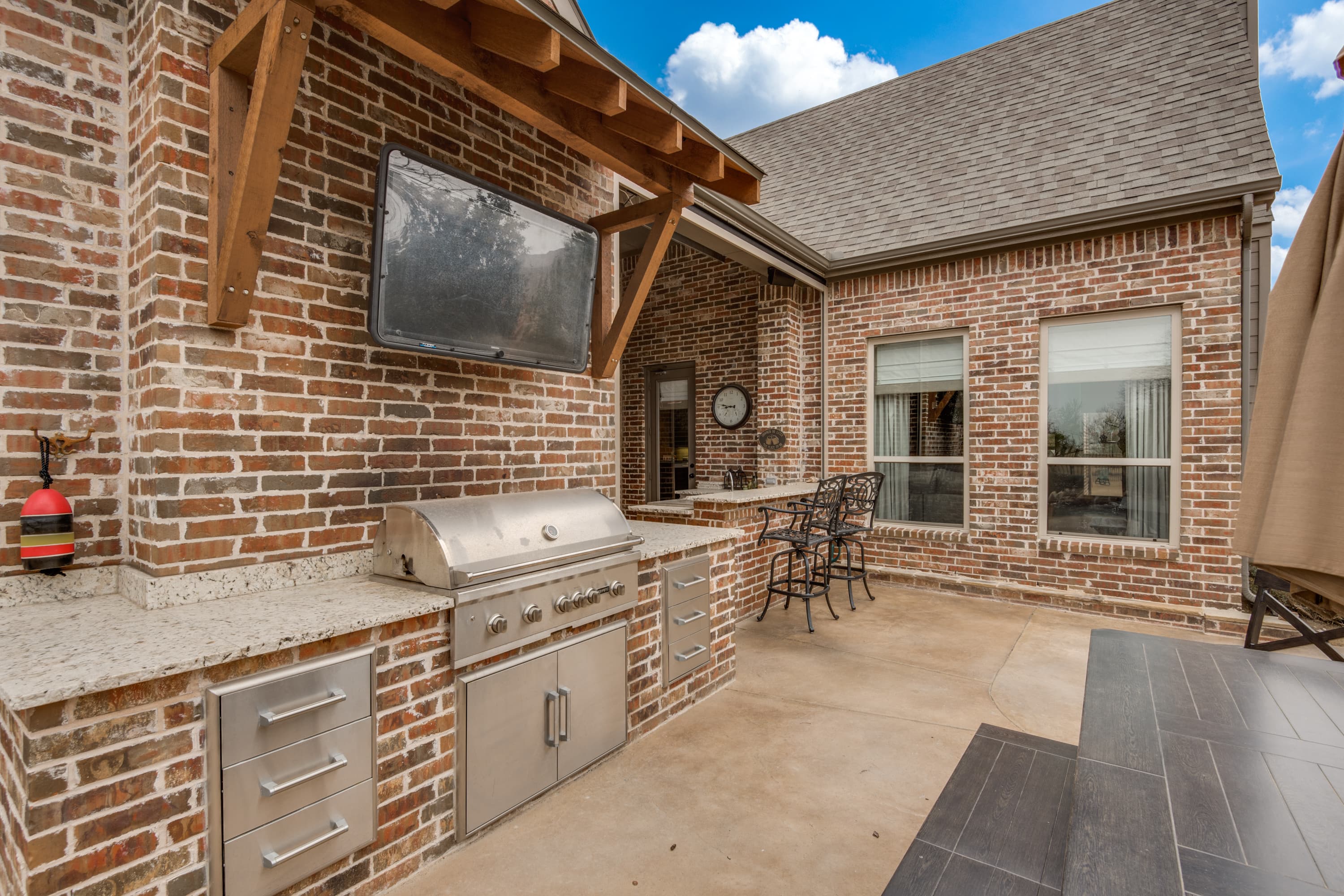 luxury outdoor kitchen remodel