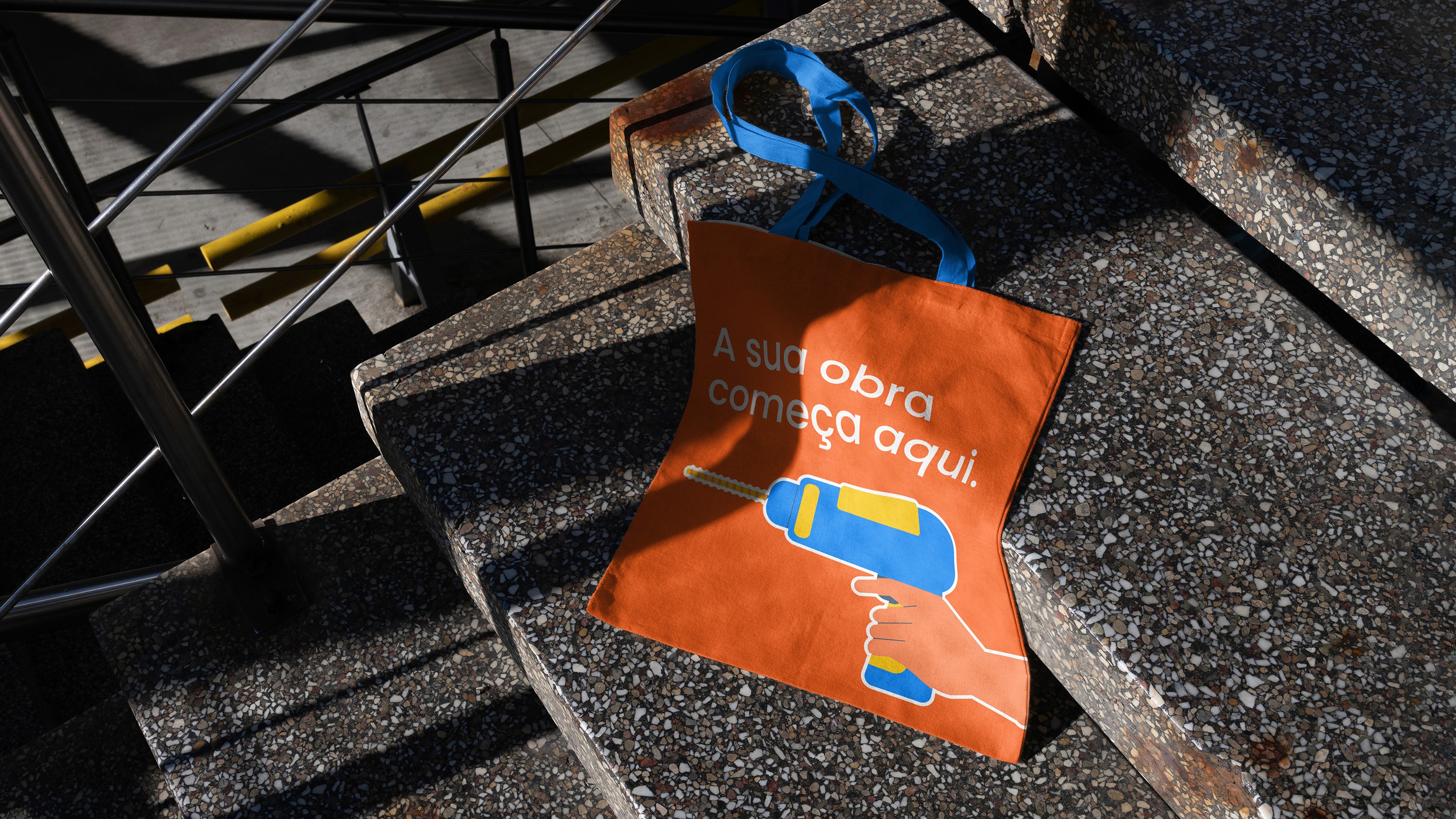 Ecobag com slogan e ilustração da marca