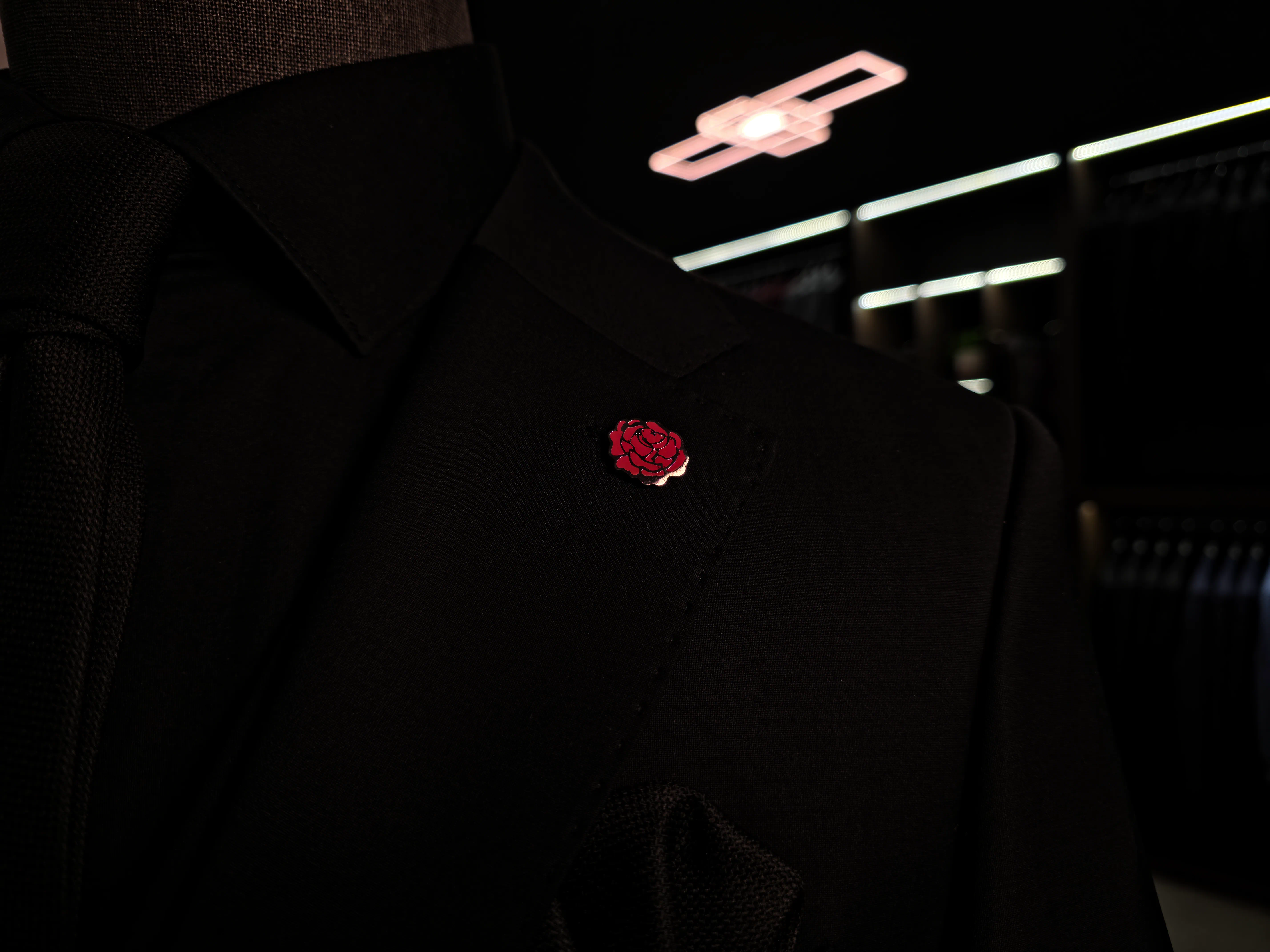 Mr. Lincoln rose emblem