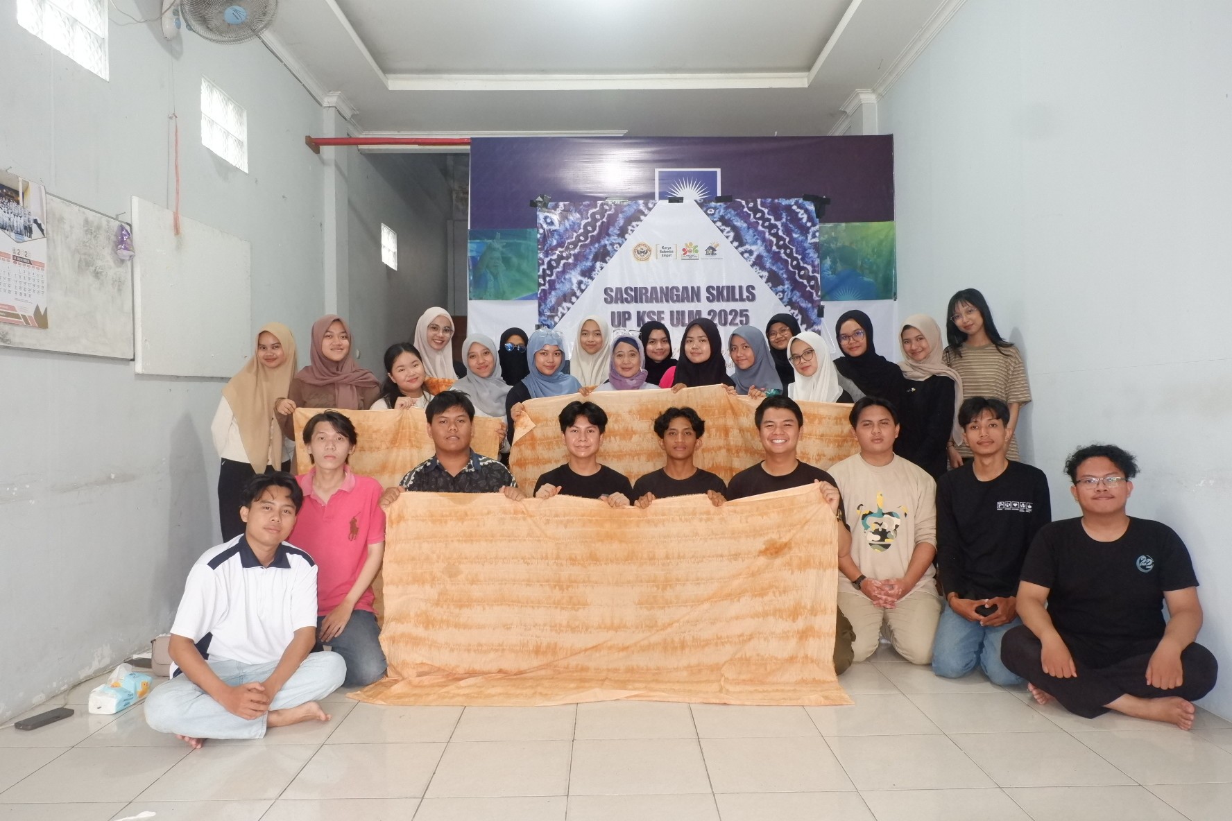 Sasirangan Skills Up: Warna-Warni Warisan Banua bersama Kak Elly Rahmah