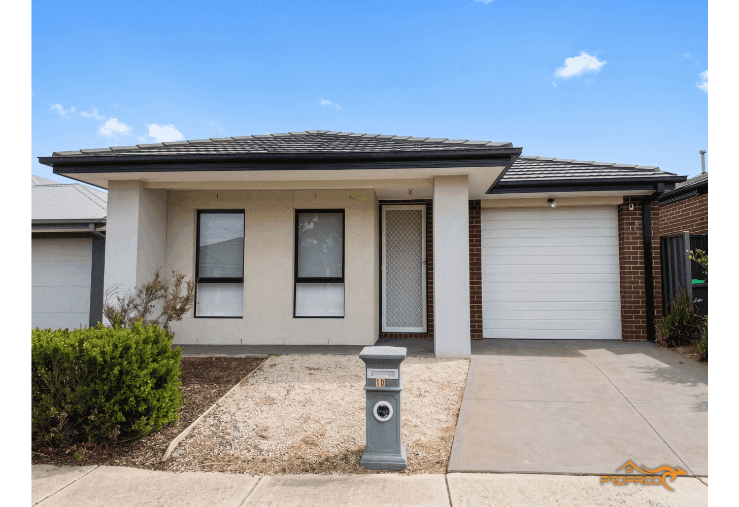 Main external view of 10 Pinebank