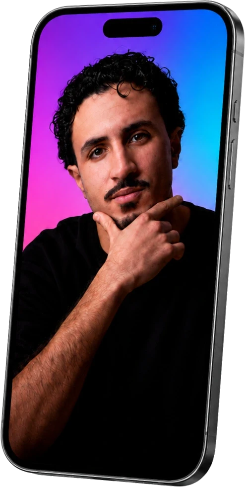 Smartphone diffusant le portrait issu du tournage