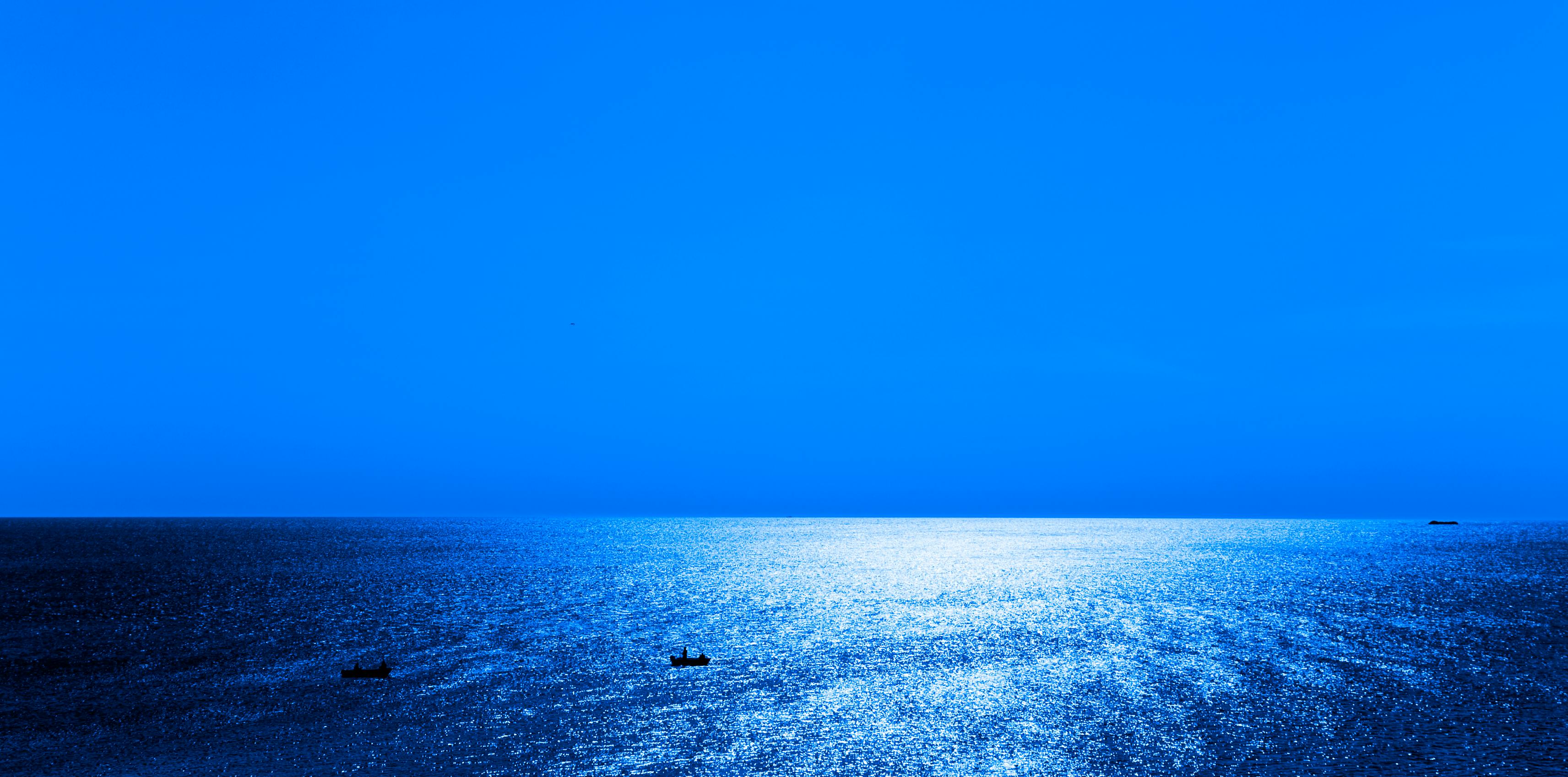 Wide blue ocean