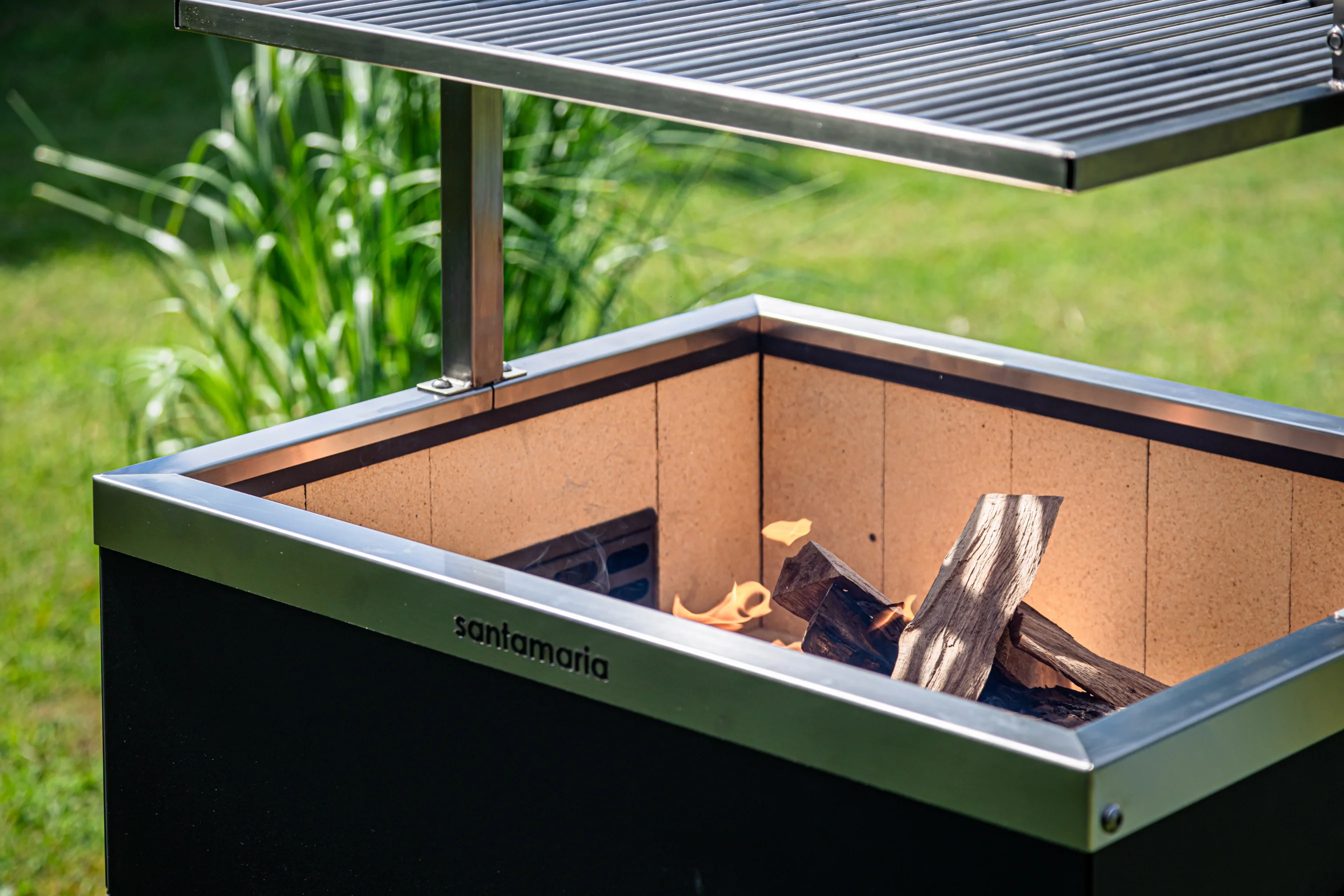 Close up Barbecue santa maria dotato di griglia