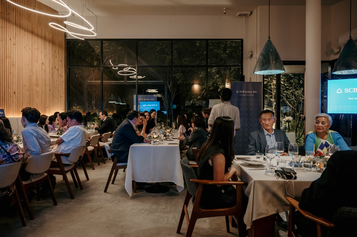 Guests enjoying meals at Nitan's private dining room in Phuket
