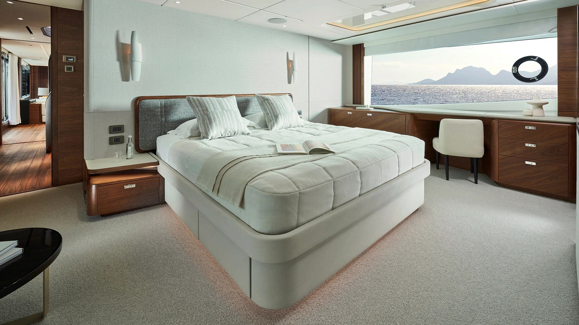 Princess Y95 Cabin