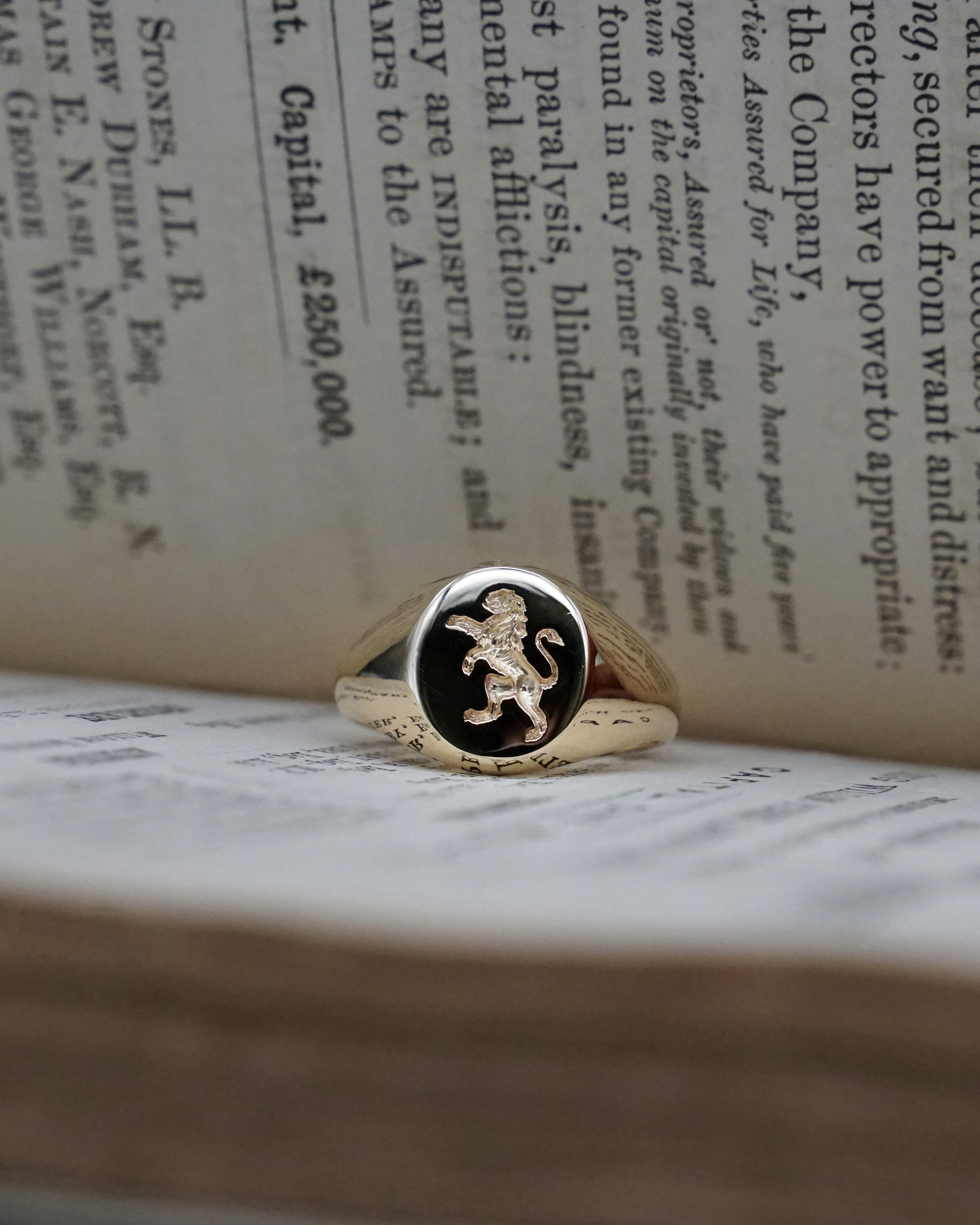 gold ladies round signet ring