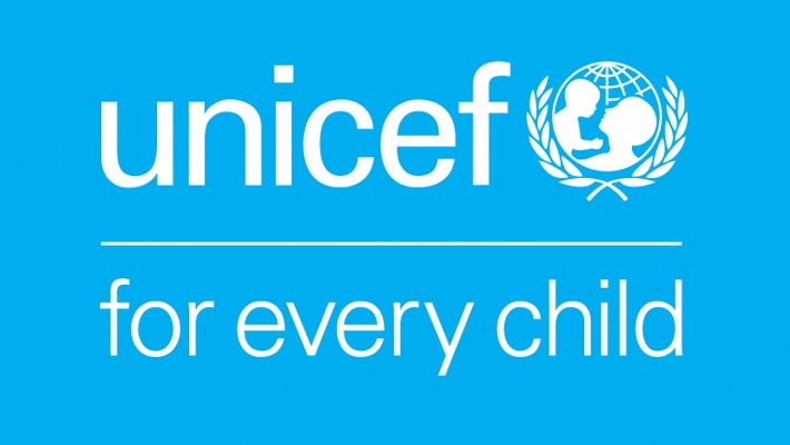 Offizielles UNICEF Logo – Die DAG Unternehmensgruppe unterstützt UNICEF weltweit, um die Lebensbedingungen von Kindern nachhaltig zu verbessern.