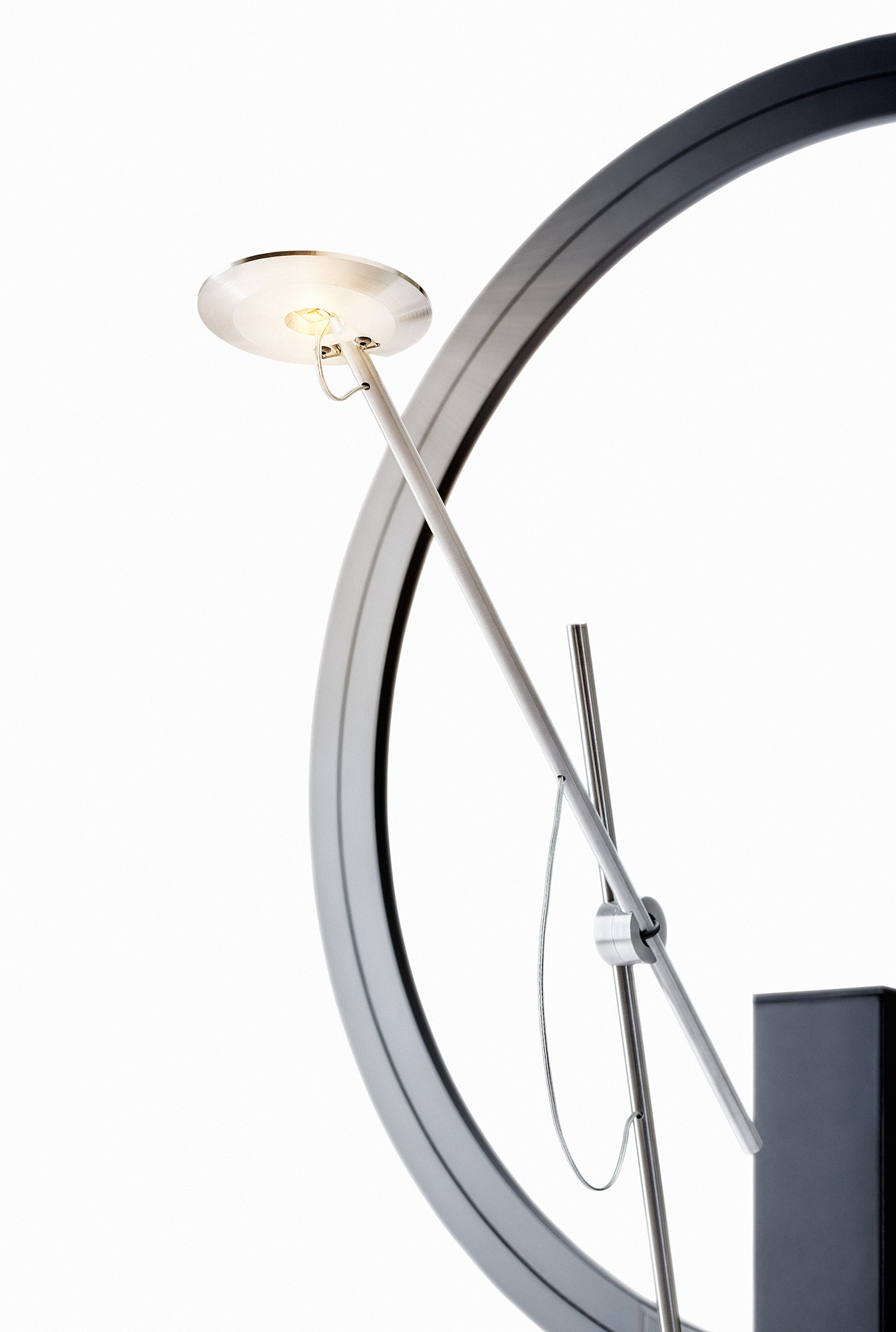 Detail of the lamp head