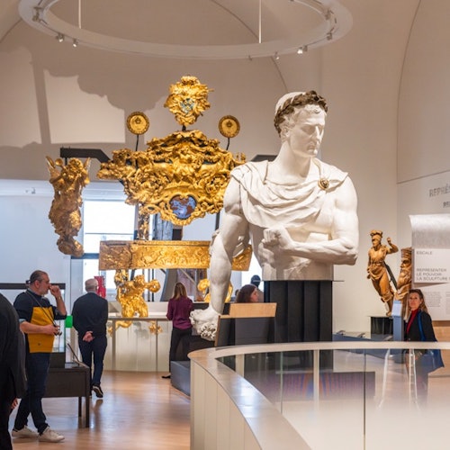 船只装饰品和船头雕像