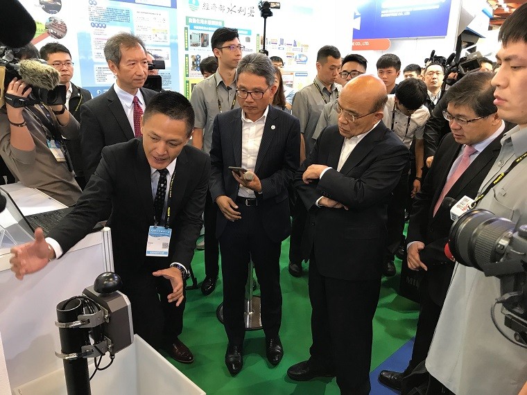 院長參觀水利產業展