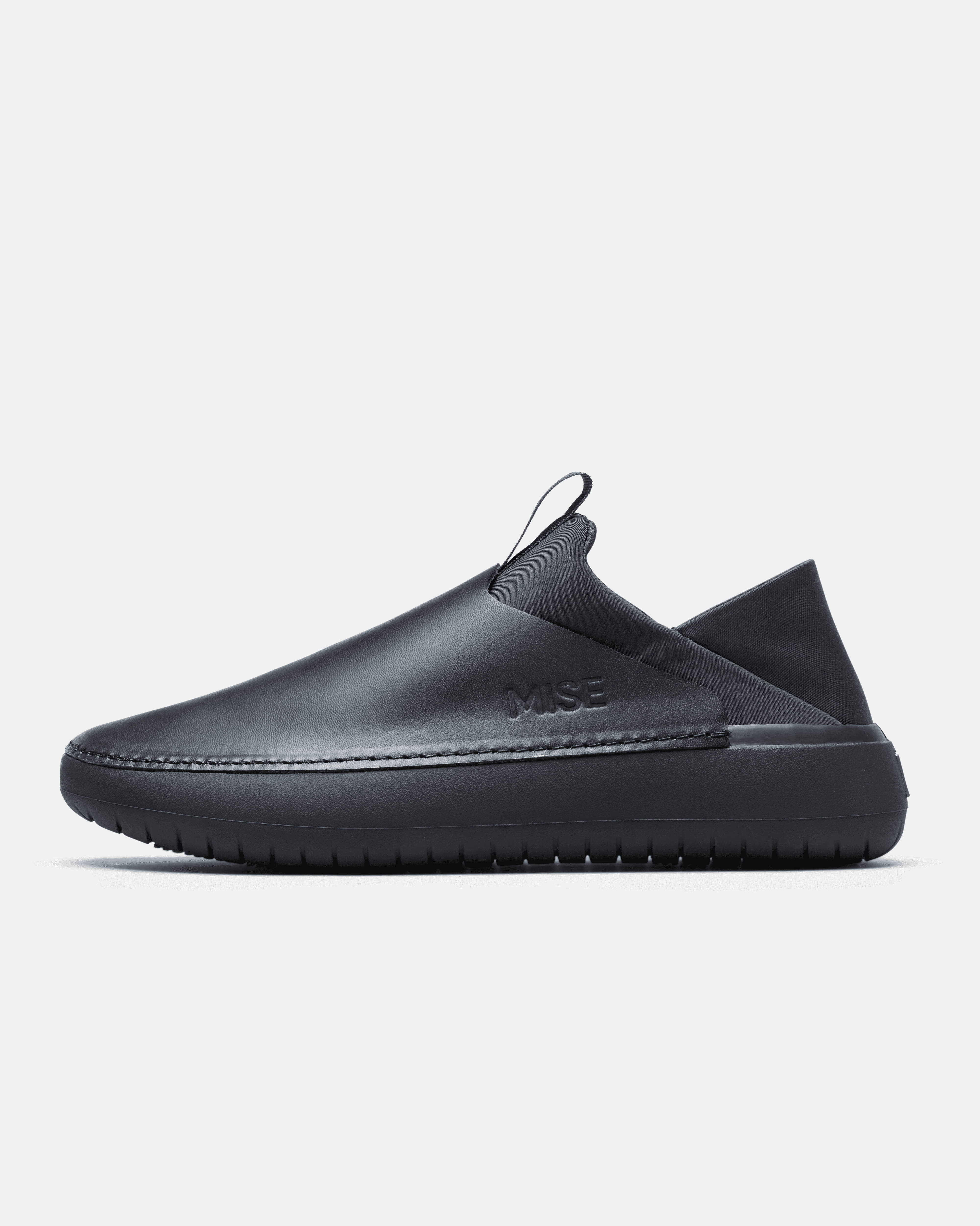 The Relaxed 2 MISE kitchen shoe in black lateral view