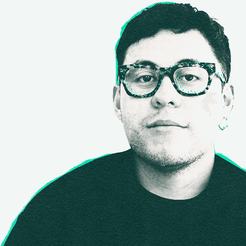 Portrait of Alan Alarcón.