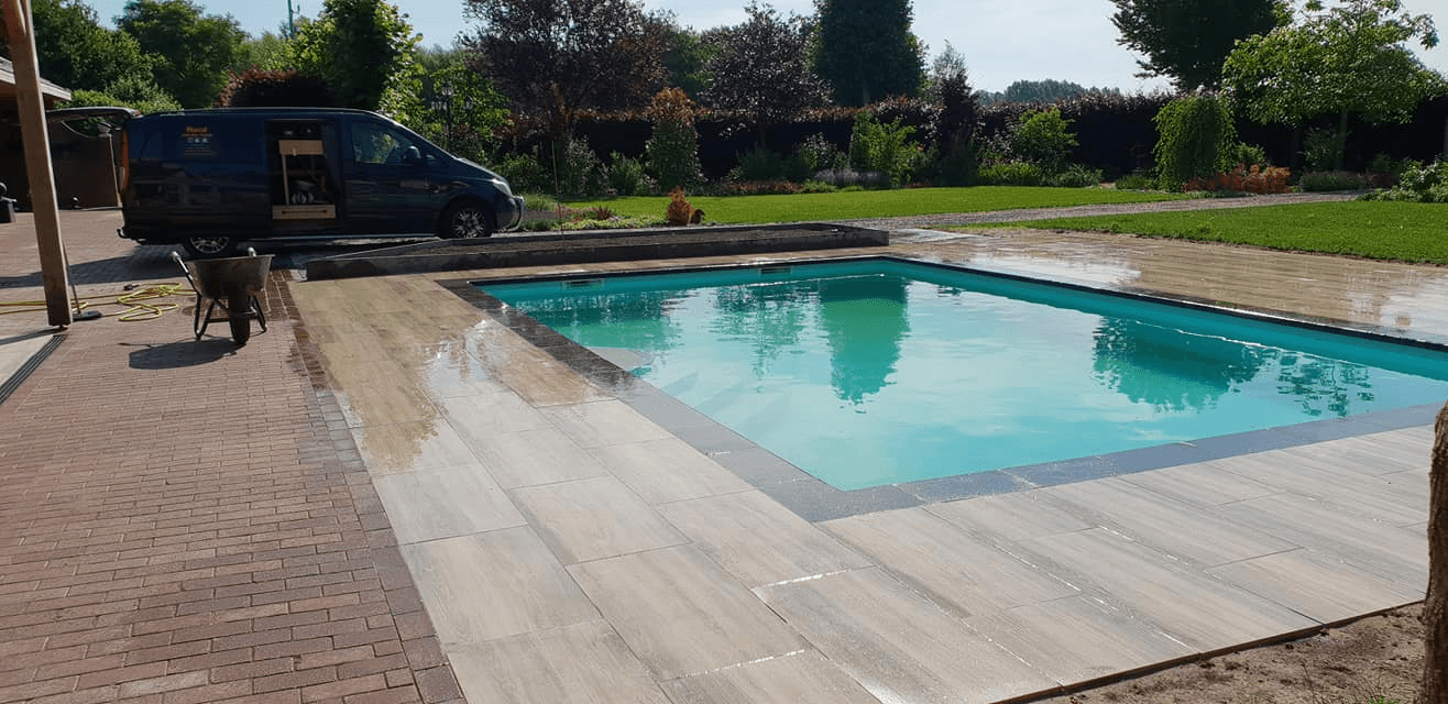 Bestrating rond vijver of terras