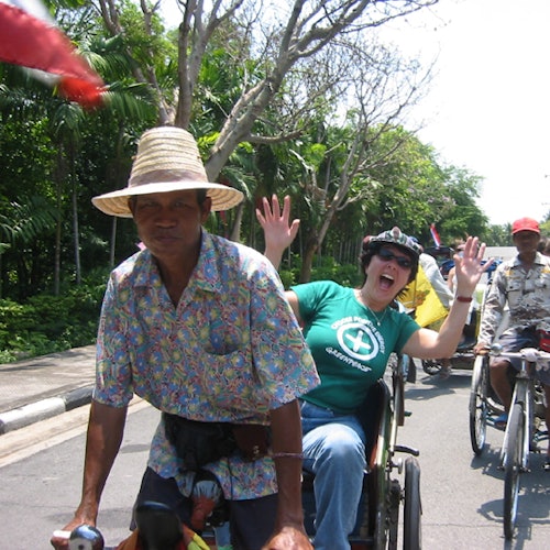 અમદાવાદે પૂર્તિ થતી આથ્રિક રિક્ષા પર જવું એ એક અનોખો અનુભવ છે.