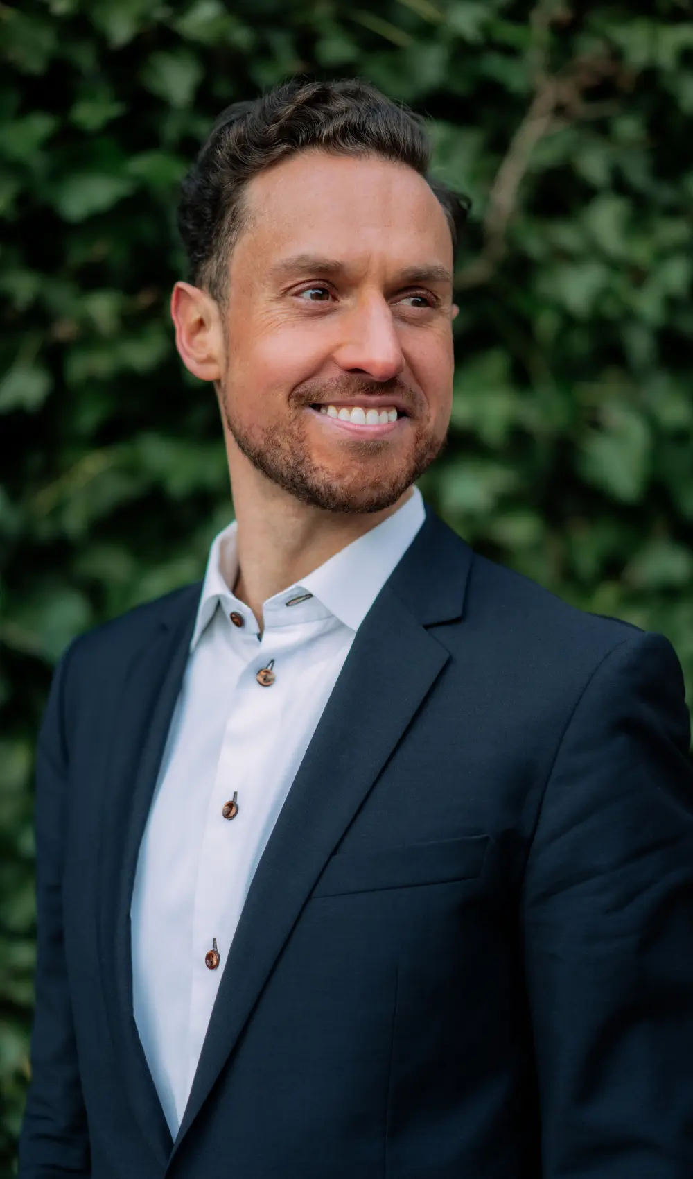 Certificeret life coach og peak performance coach, der tilbyder motiverende seminarer for at styrke arbejdsmoralen og skabe et dynamisk, succesfuldt teammiljø.