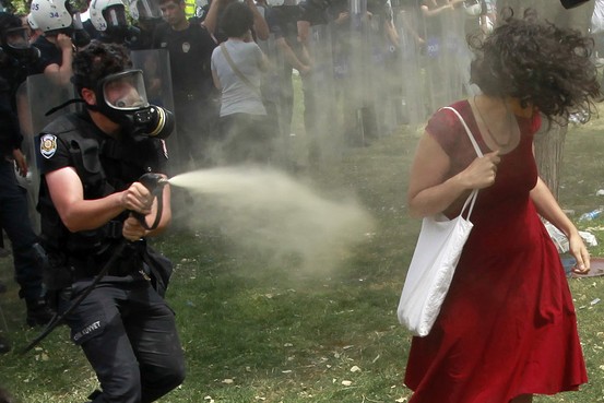 kırmızı kadın gezi