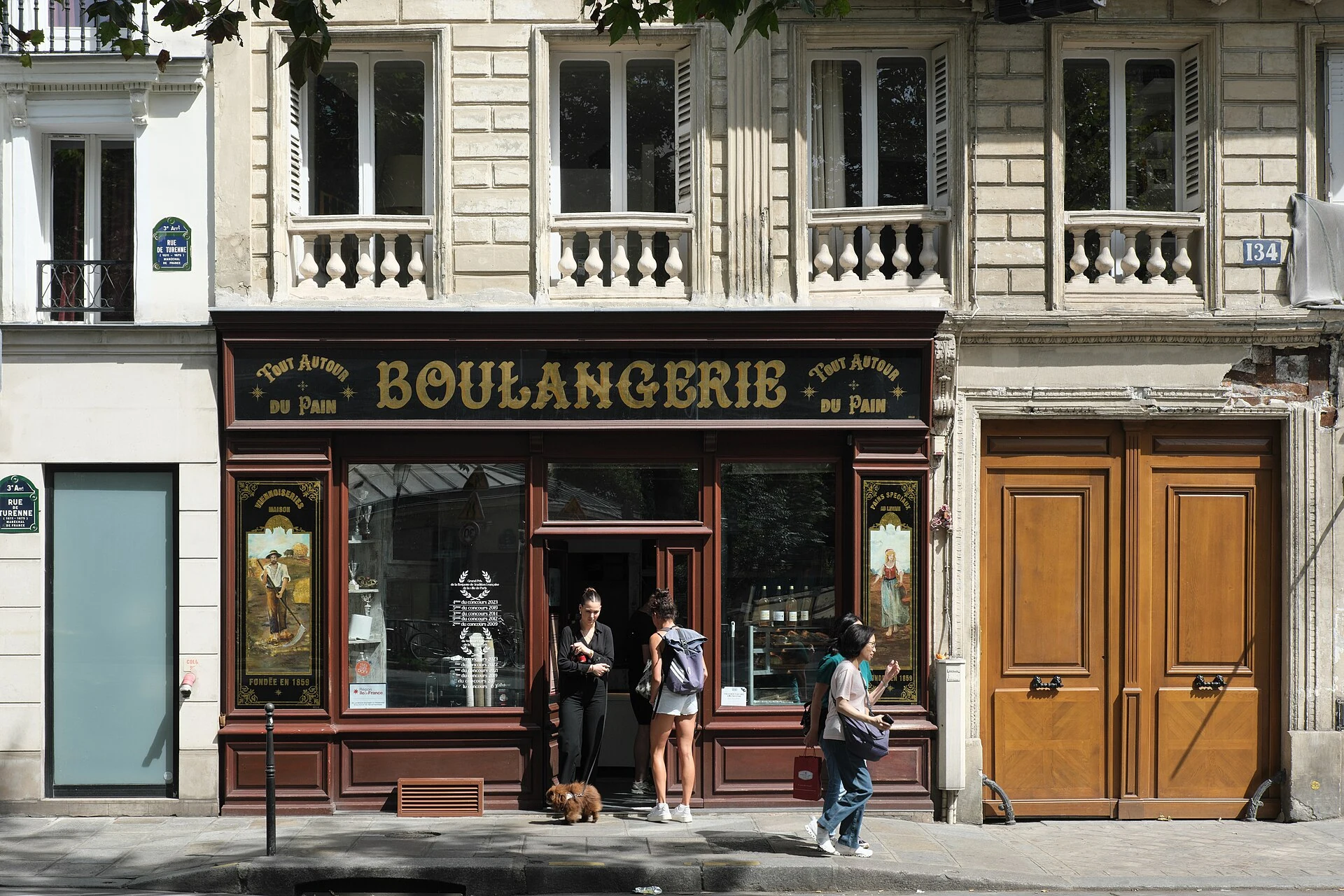 Tout Autour du Pain, 134 rue de Turenne, photographié en août 2024.