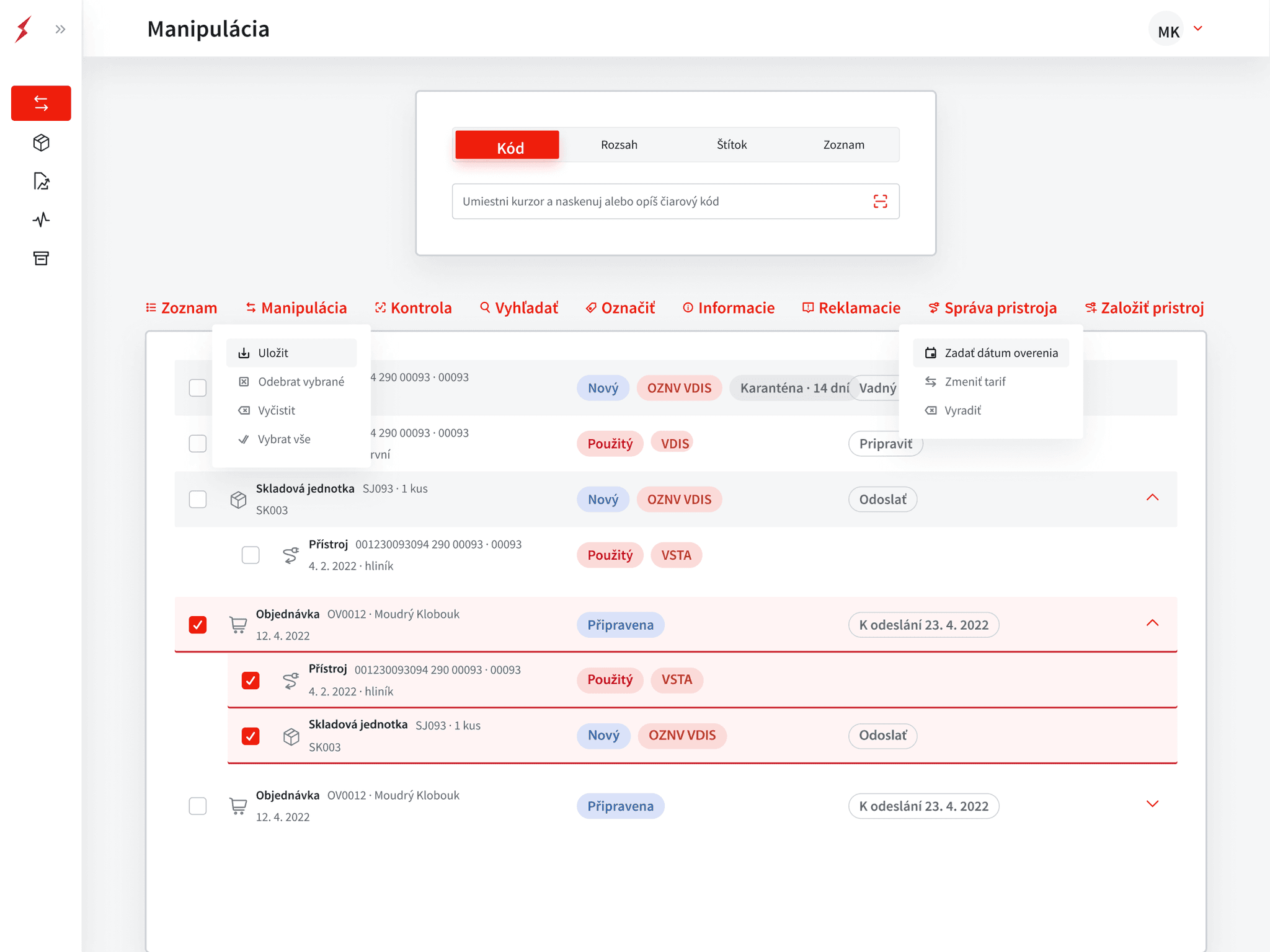 Západoslovenská distribučná: moderní platforma pro správu a manipulaci s přístroji v bílo-červeném designu, nabízející přehledné tabulky, hromadné akce a detailní filtry.