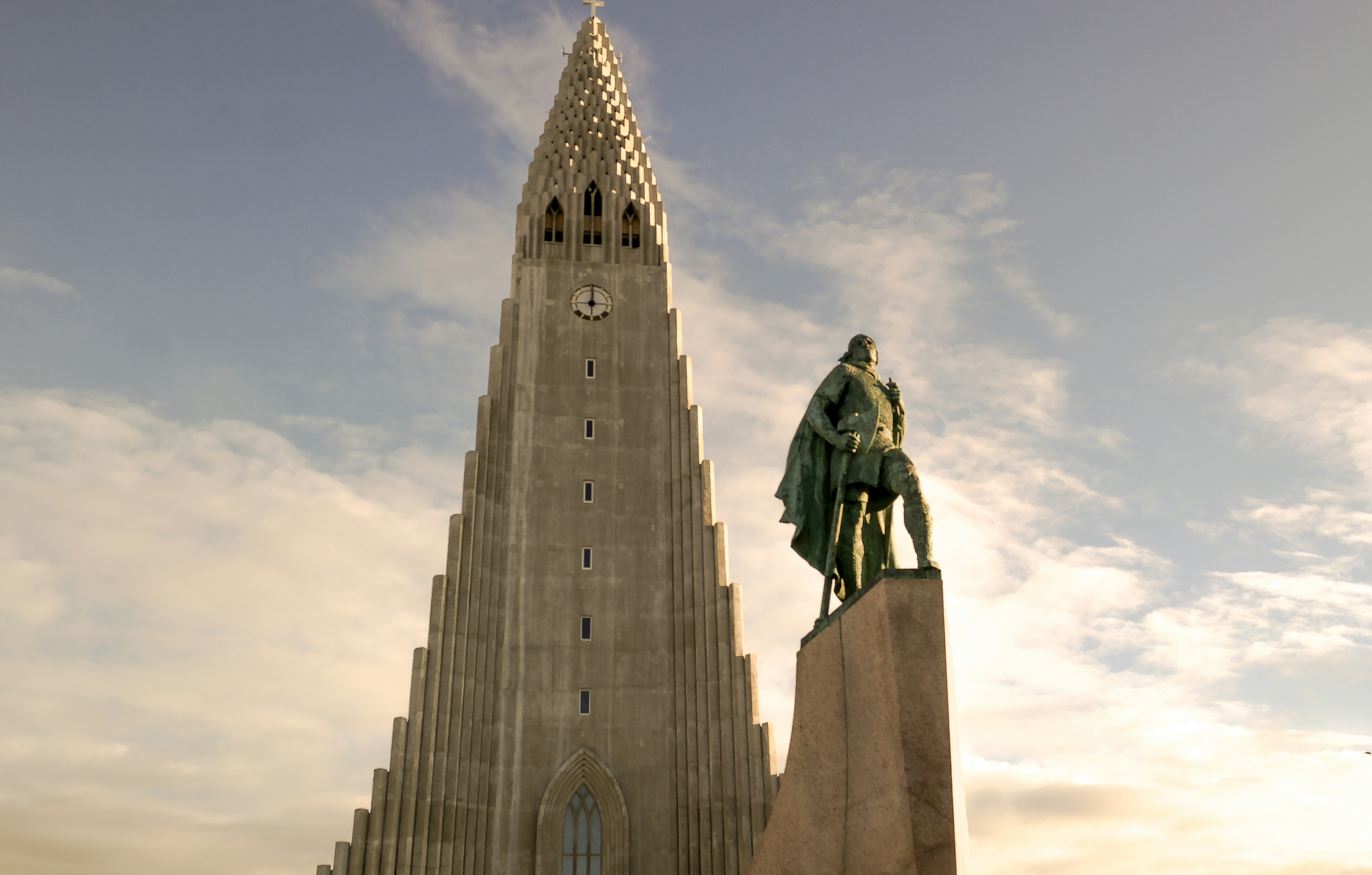 Hallgrímskirkja with the statue of Leif Erikson in front.