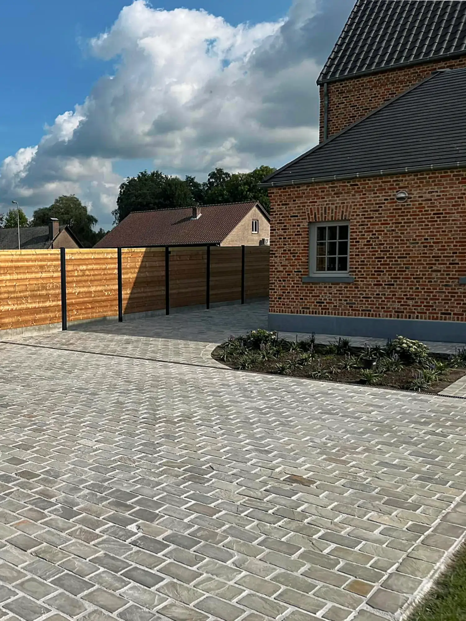 Bestrating op maat – Oprit, terras en tuinpad in Pelt, Limburg of Nederland & België | Boogerd Bestratingen