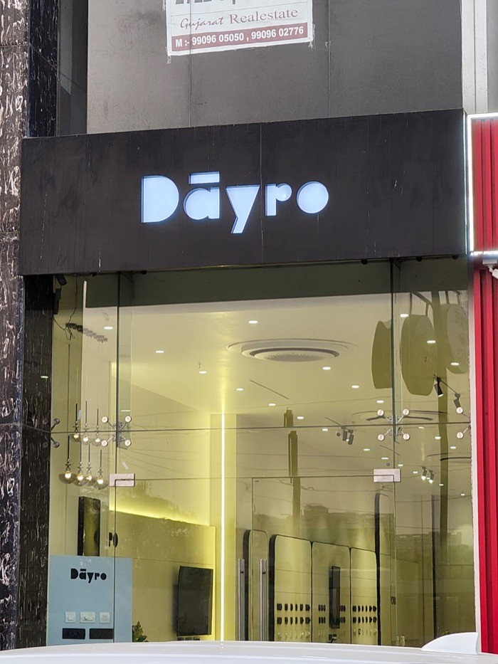Dayro storefront