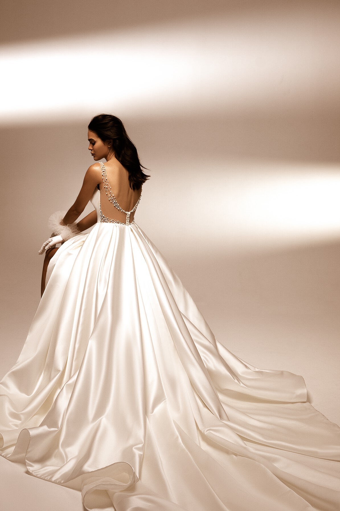 Brautmode Prinzessin aus hochwertigem Satin