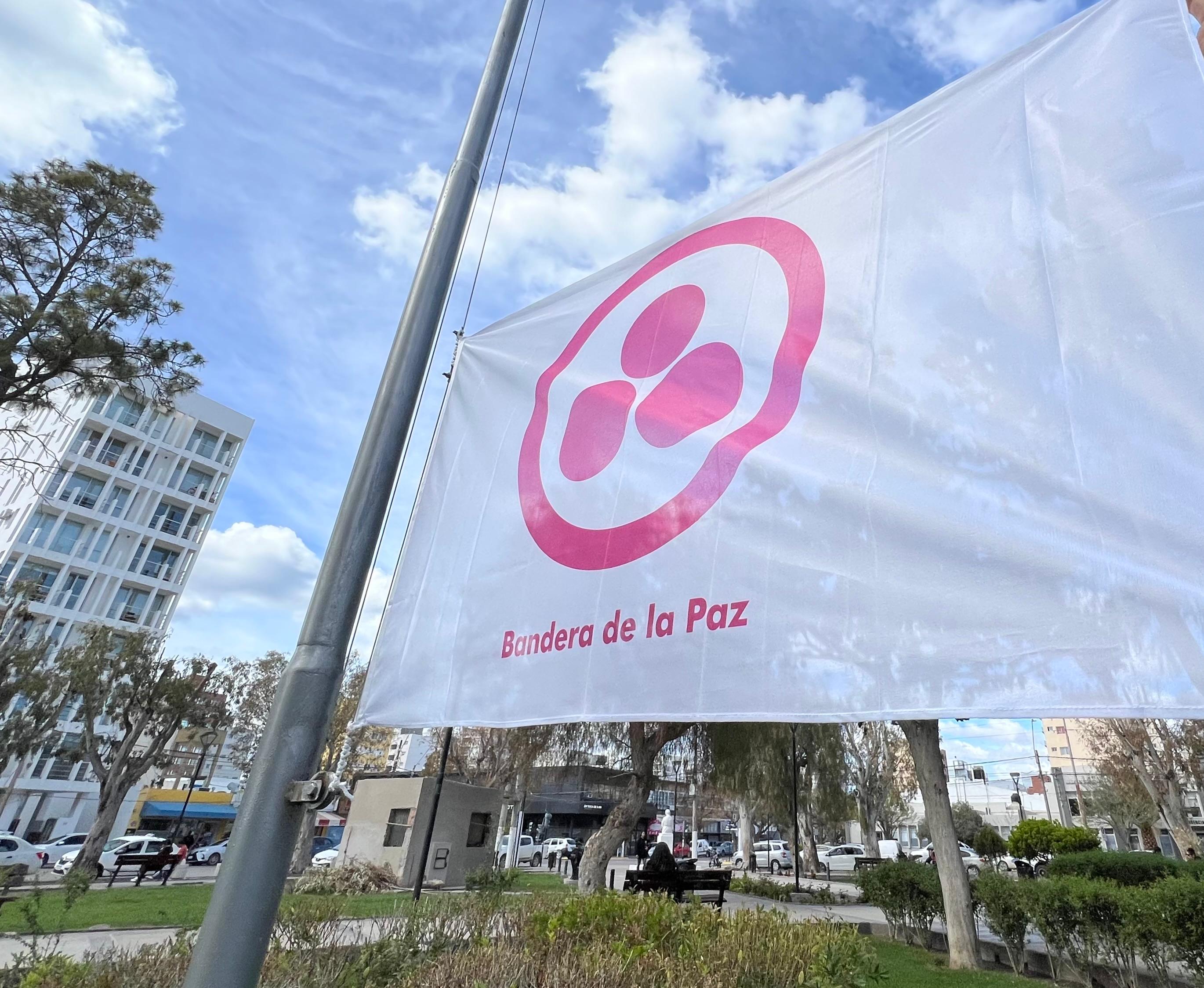 La Bandera de la Paz en Puerto Madryn.
