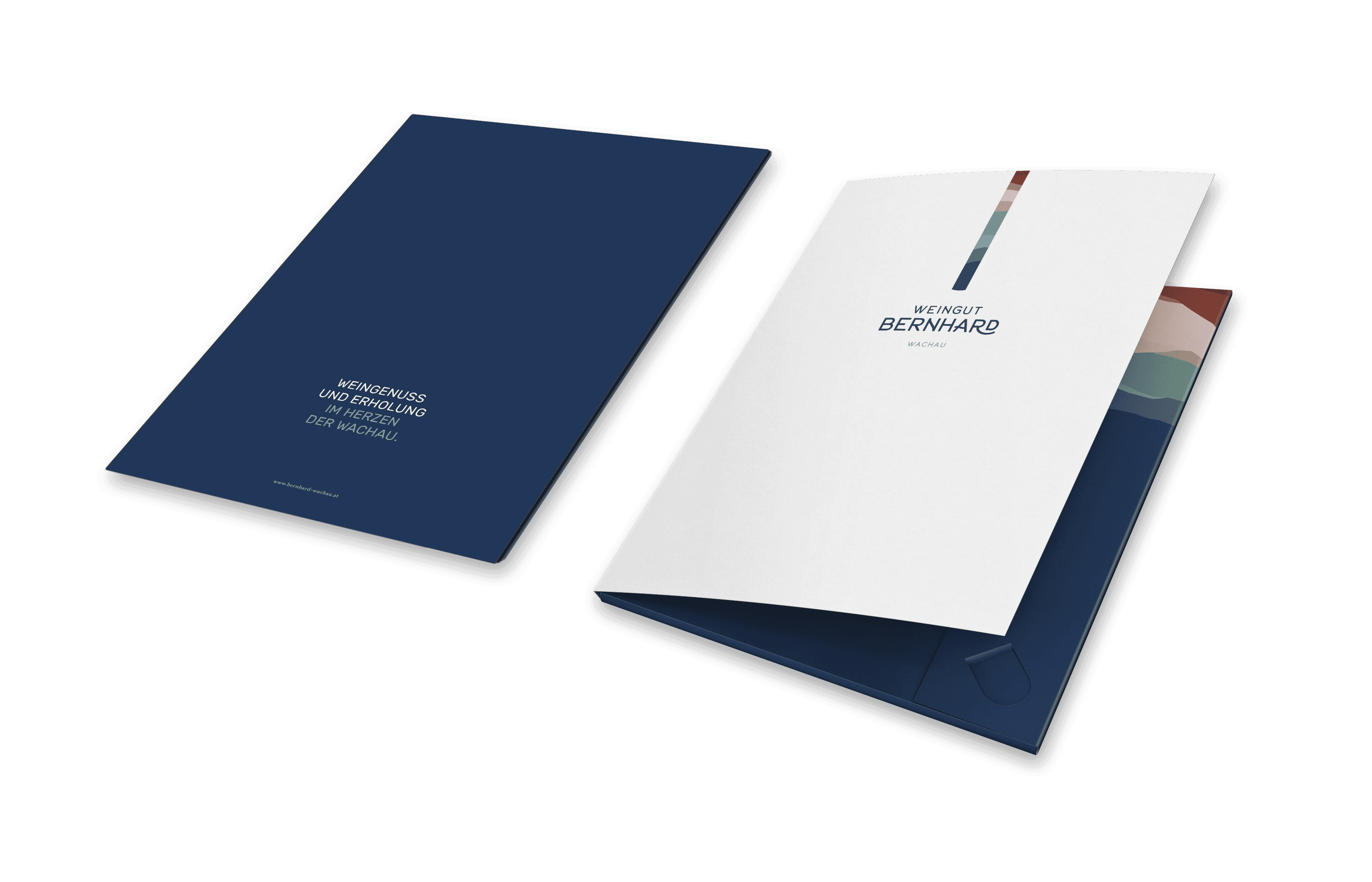 Gästemappe. Konsistente Geschäftsausstattung mit klarer Typografie und wiederkehrendem Farbcode der Marke