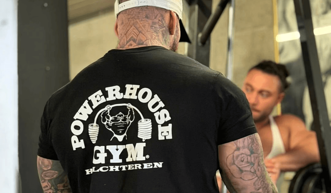 buitenkant gym groepsfoto
