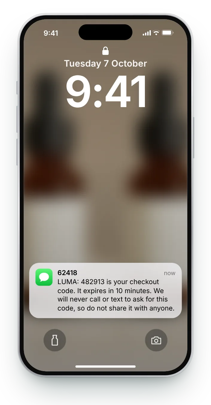 The checkout code as a notification on an iPhone lock screen