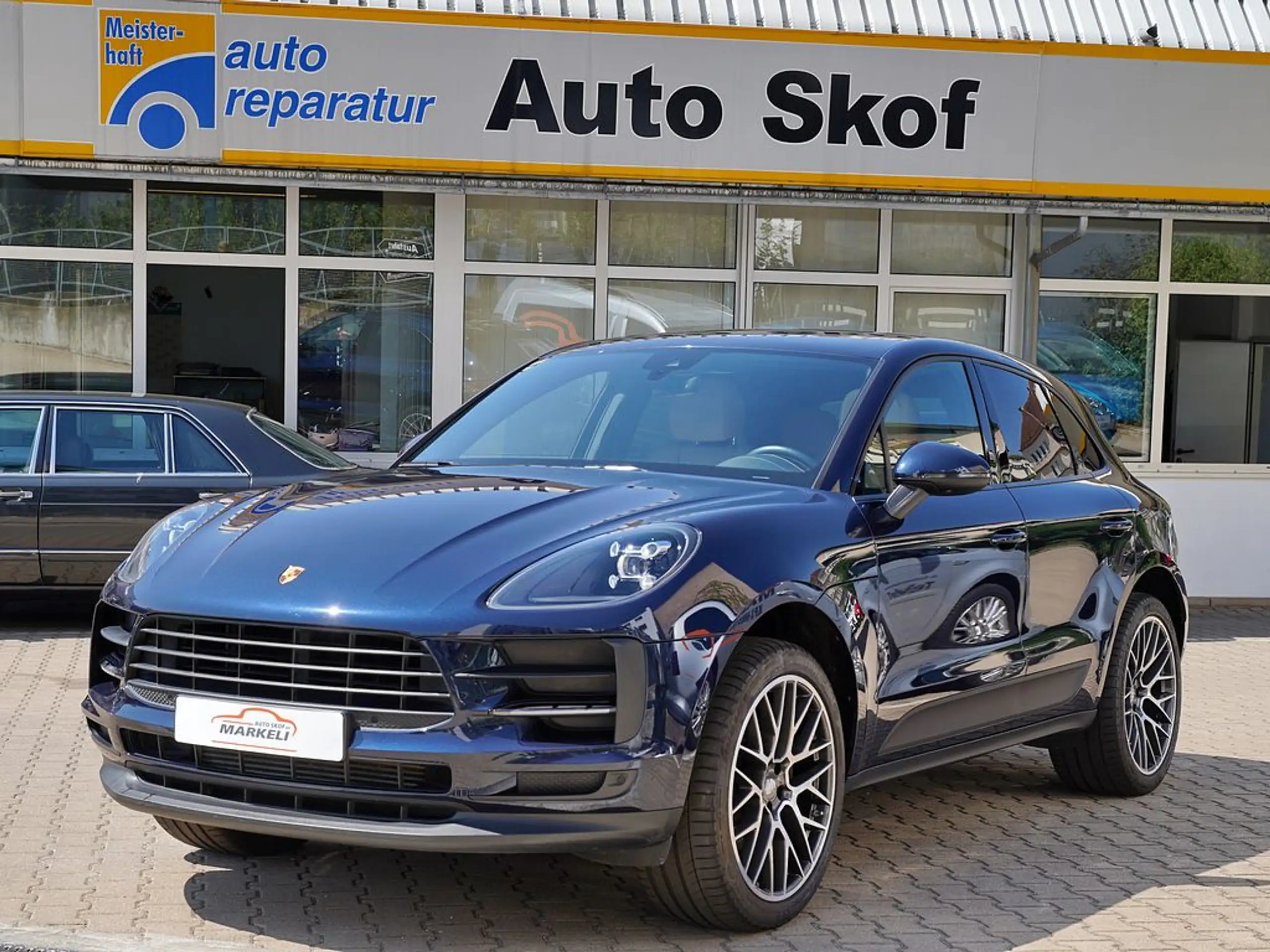 Porsche Macan | PDK | MwSt. ausweisbar | Panorama | BOSE | Bicolor-Leder Nachtblau | 21" RS Spyder | Sportabgas | AHK |