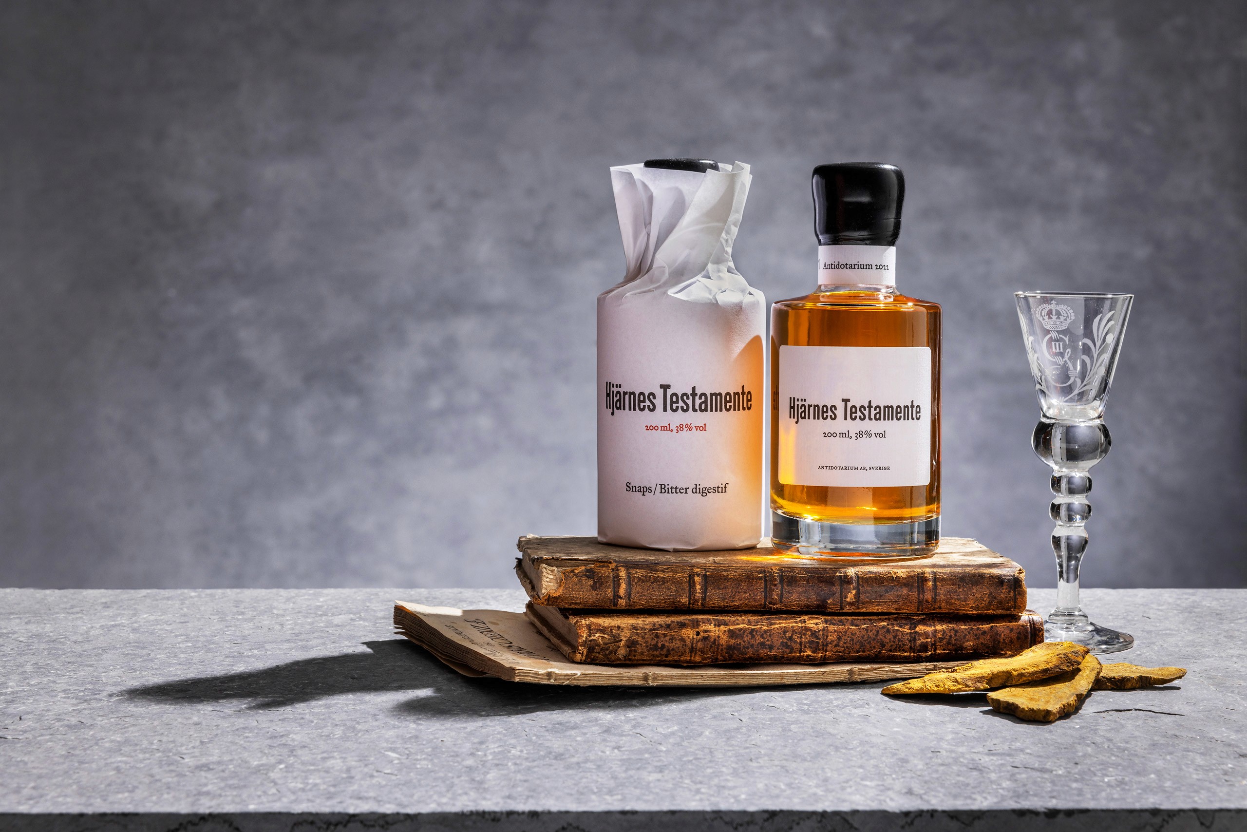 Bottles of historical potion Hjärnes Testamente