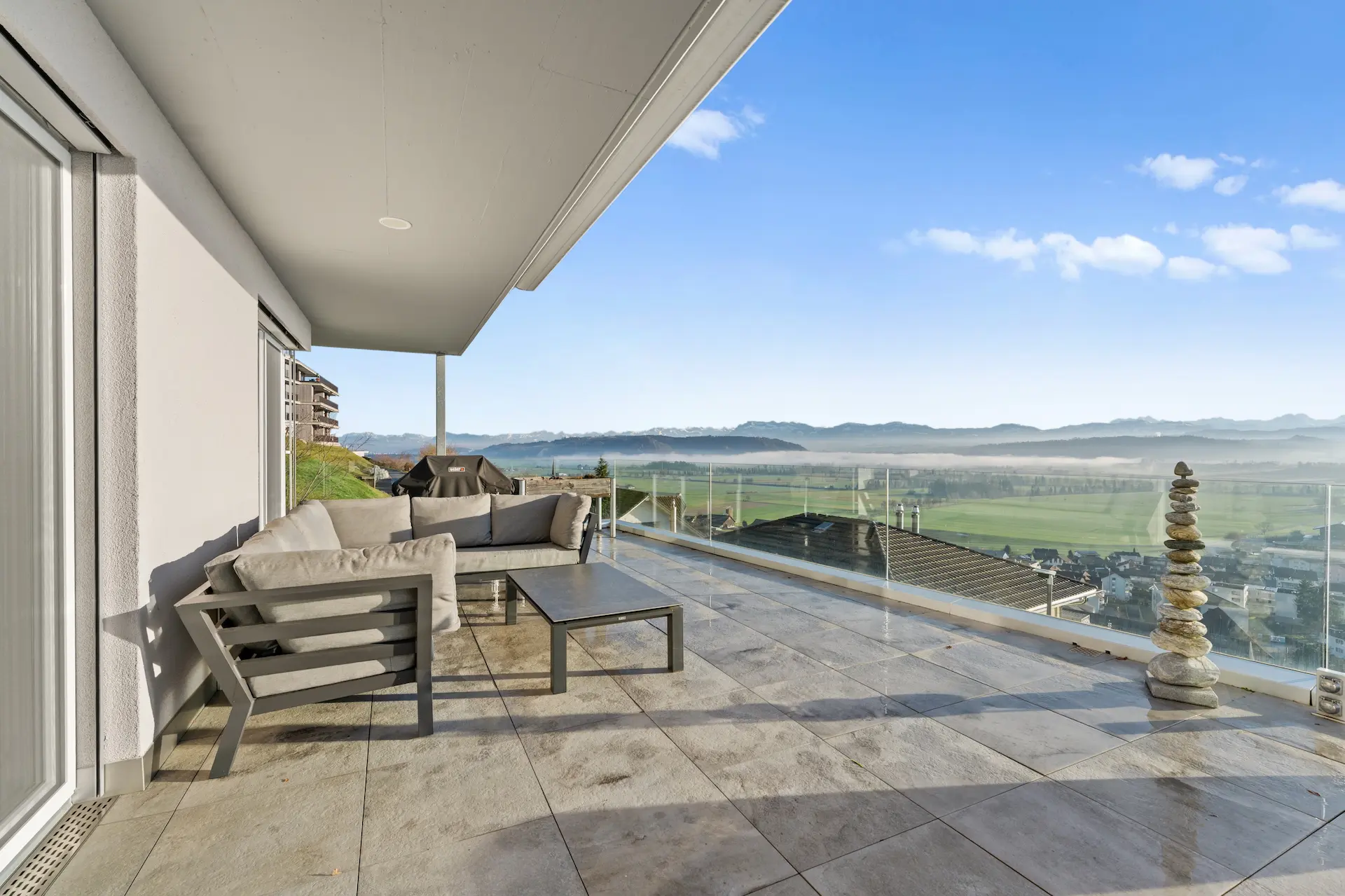Grosszügige Terrasse mit wunderschöner Panoramasicht über Egolzwil