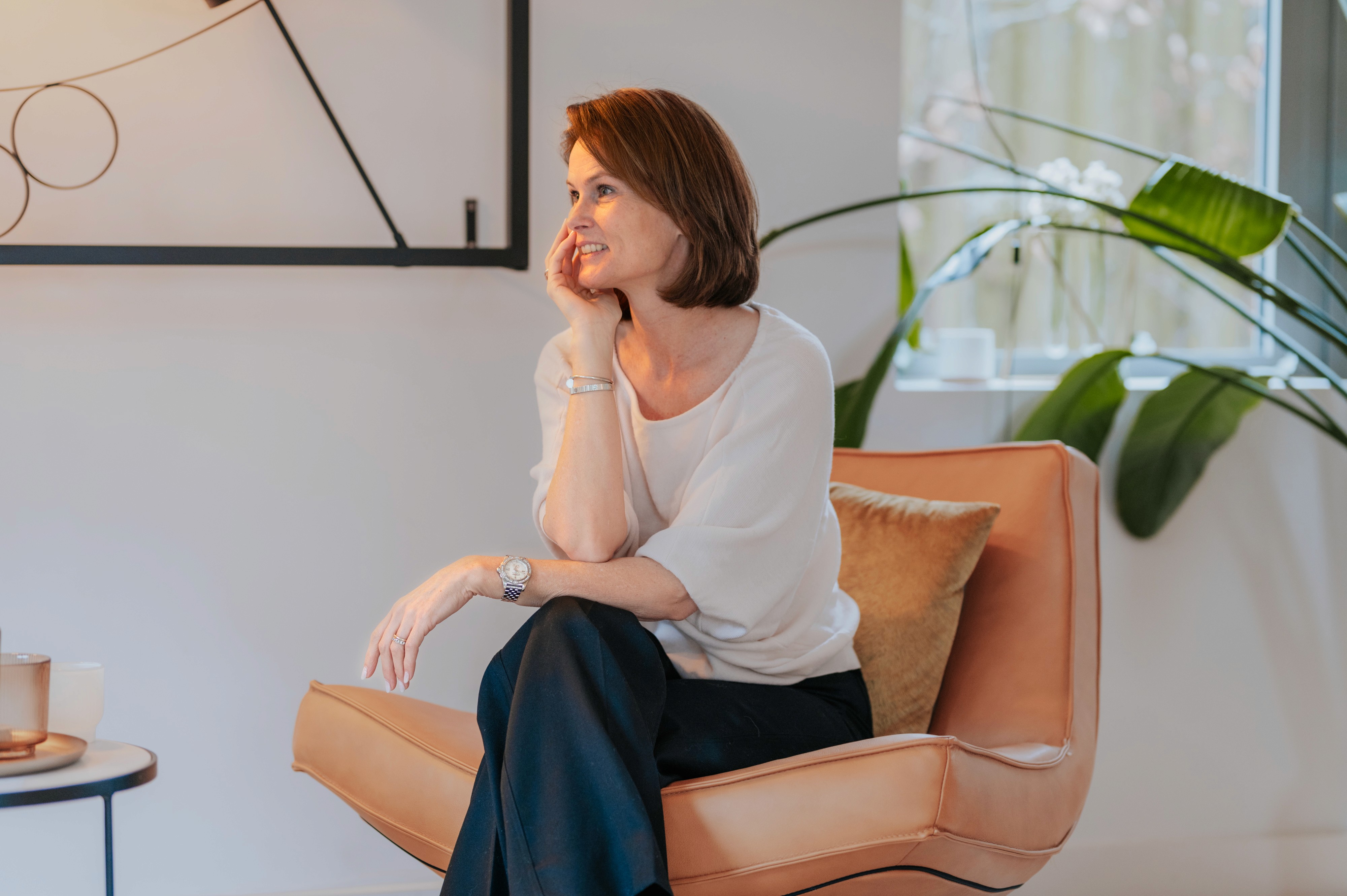 Sofie van Belskin zittend in een fauteuil