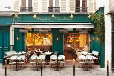 Photo de la devanture du restaurant, au coeur de Saint-Germain-des-Prés à Paris 6e arrondissement