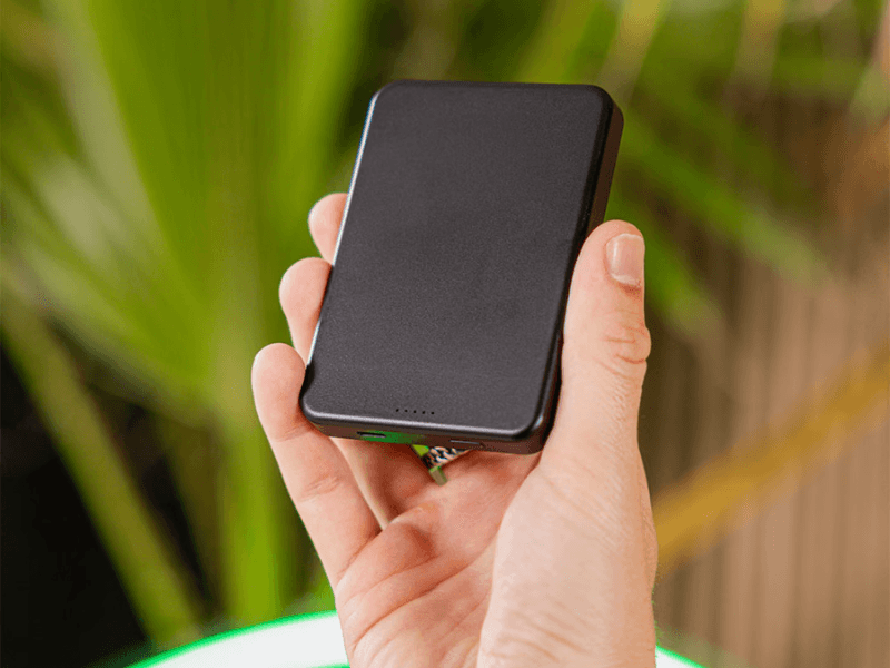 Magnetic 5000 mAh Wireless Powerbank