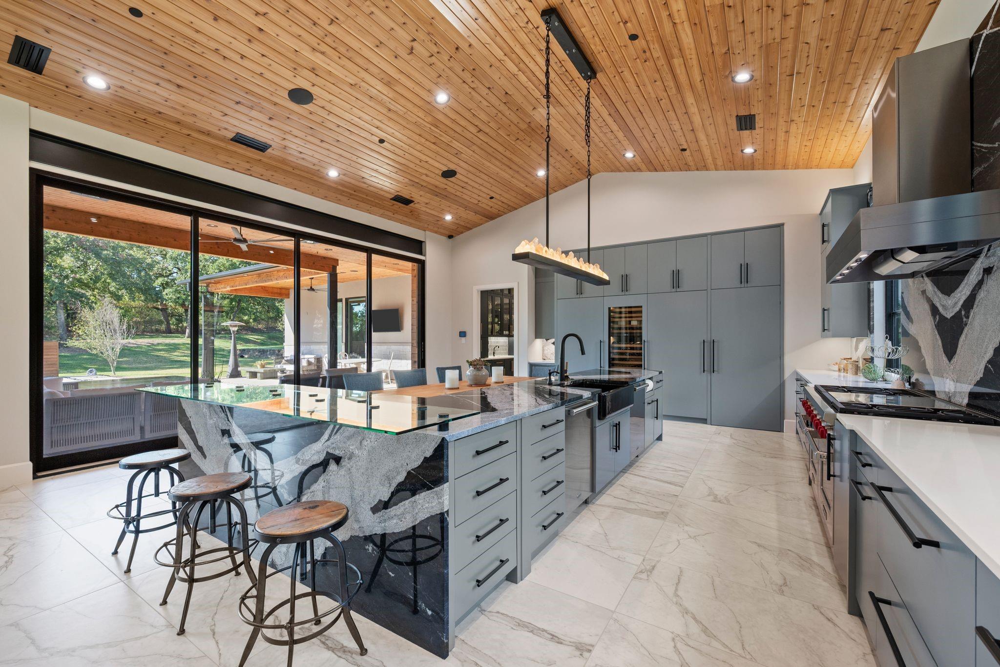 916 Dove Creek kitchen 2