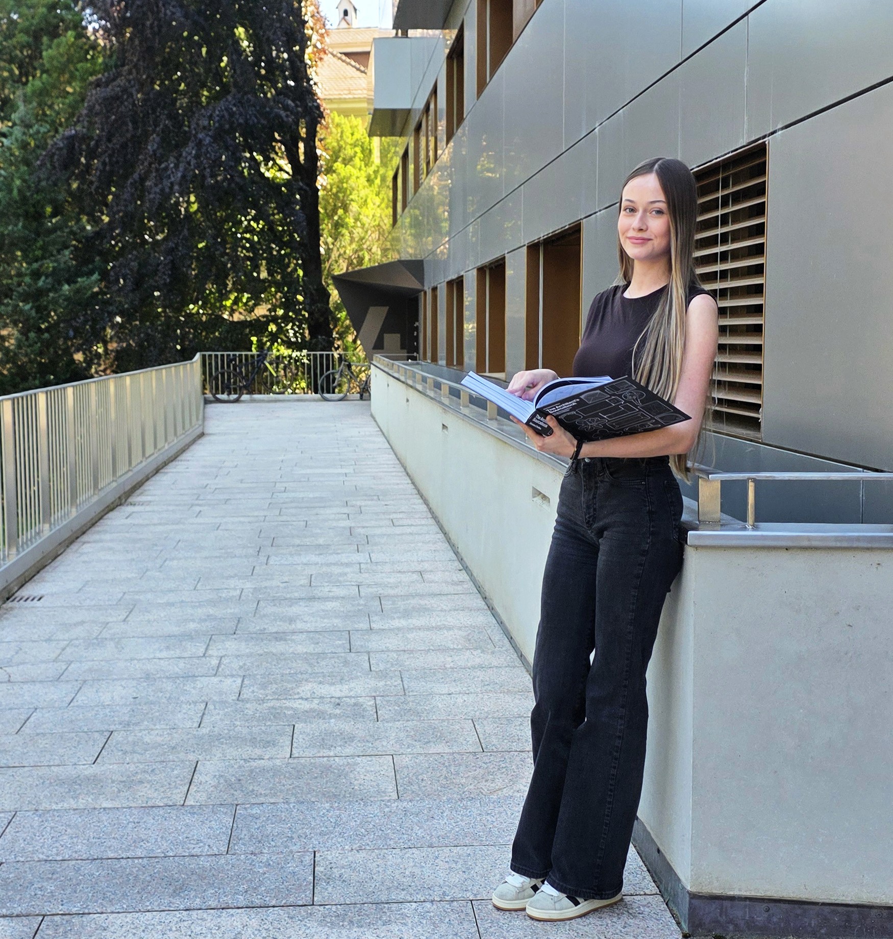 Alternate portrait of Danijela Jovic