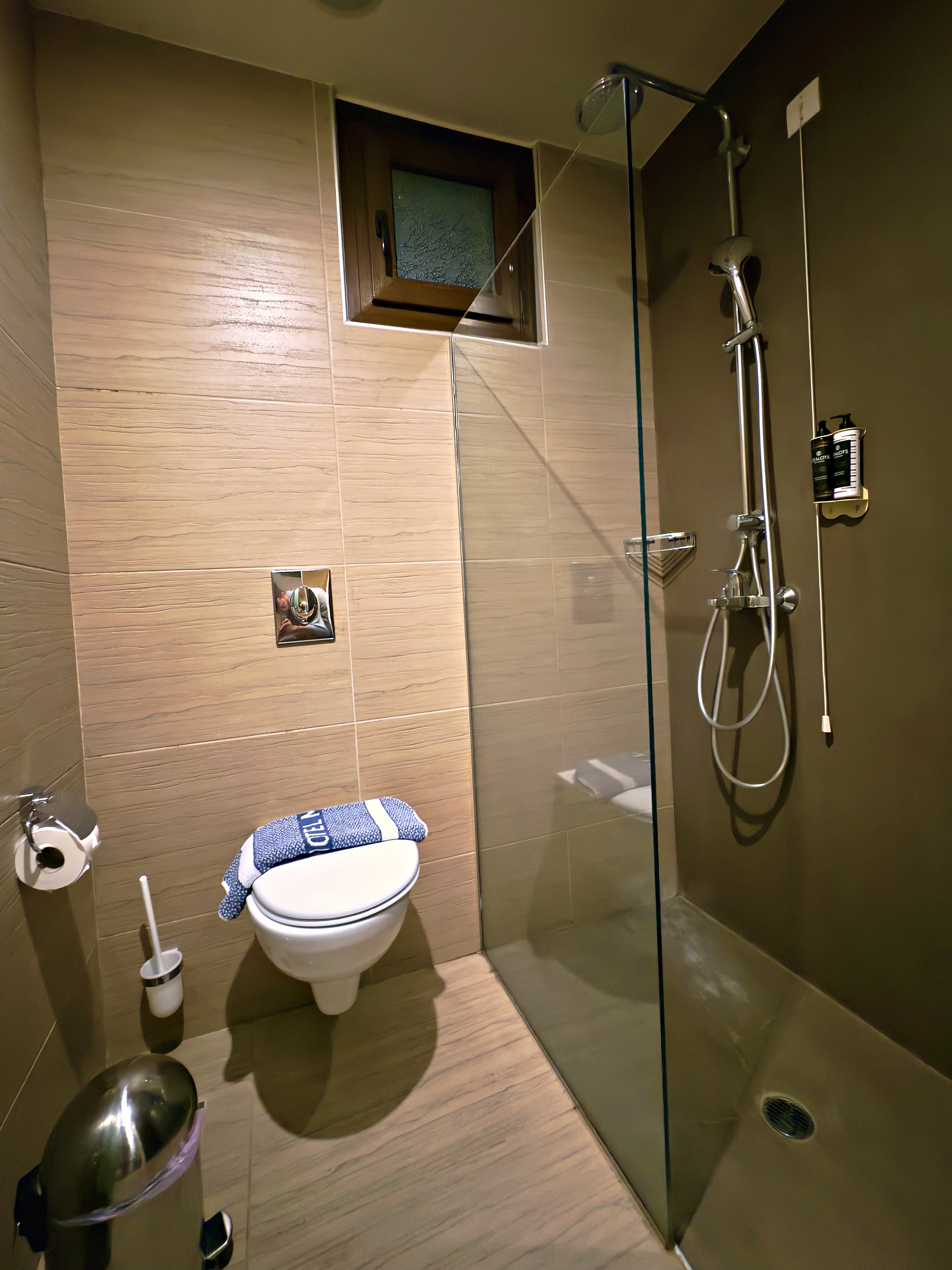 Room gallery image 8
