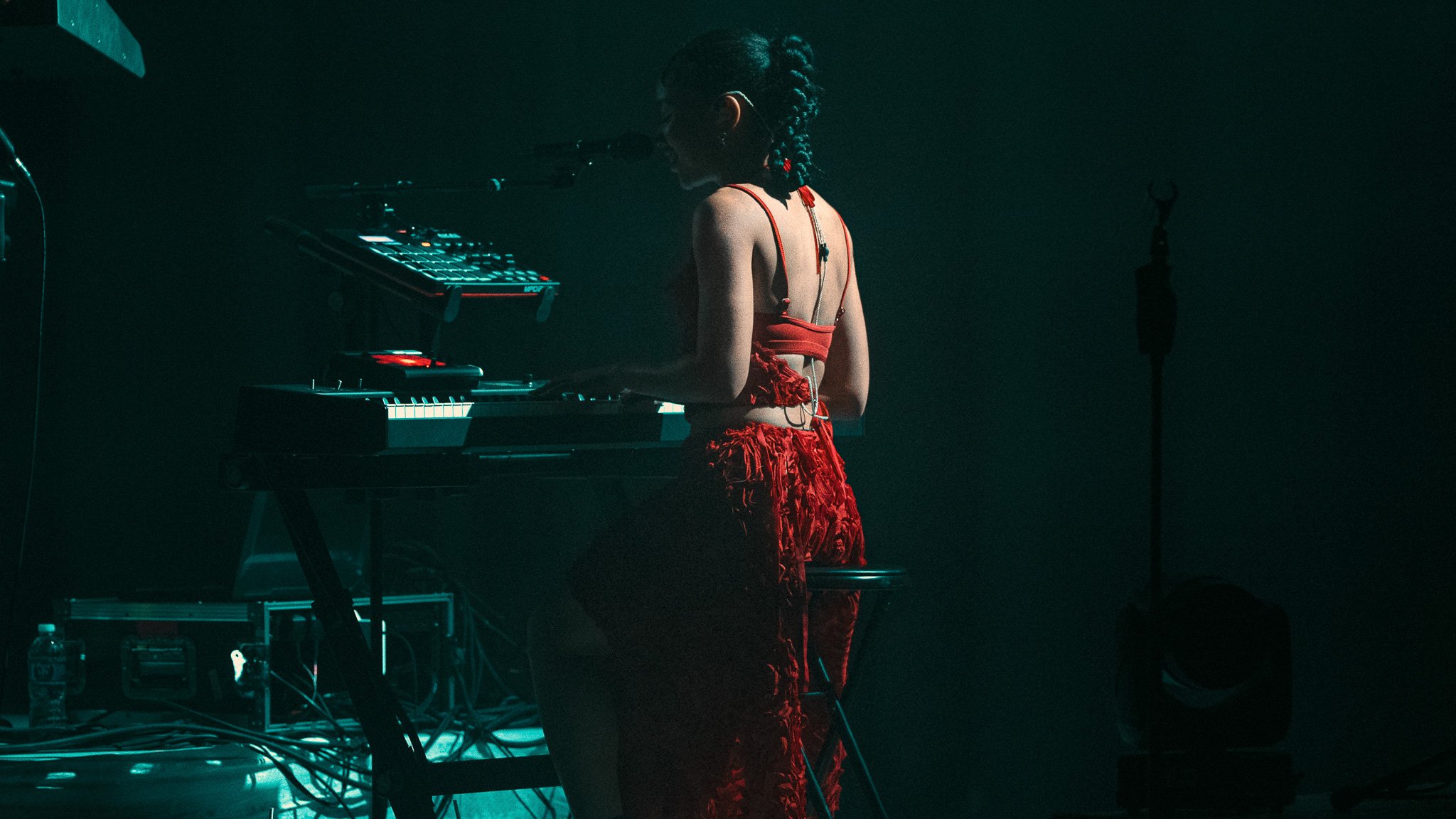 Griff Performs In Chicago at The Vic