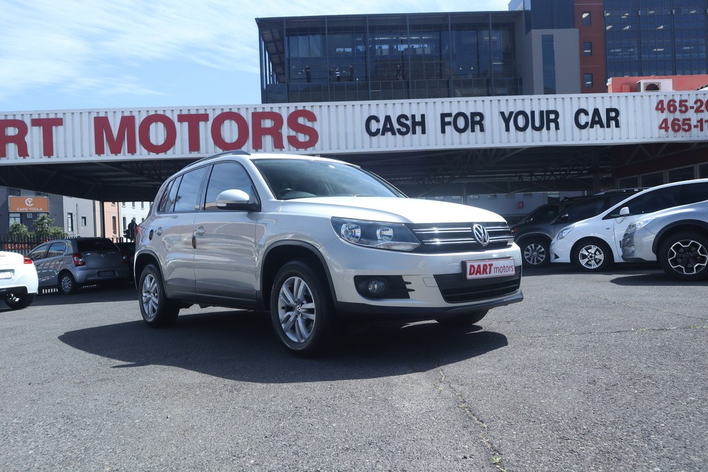 A view of the top of the eiffel tower