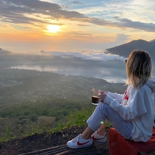 金塔马尼巴图尔山日出徒步登山加山顶早餐门票