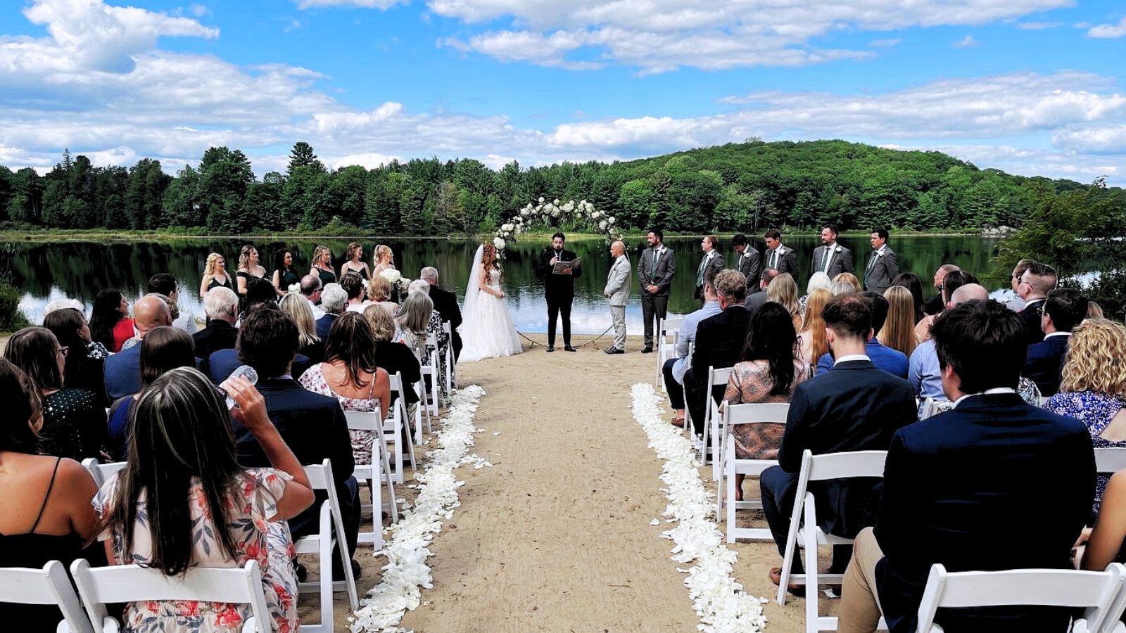 Outdoor wedding ceremony in Muskoka, ON