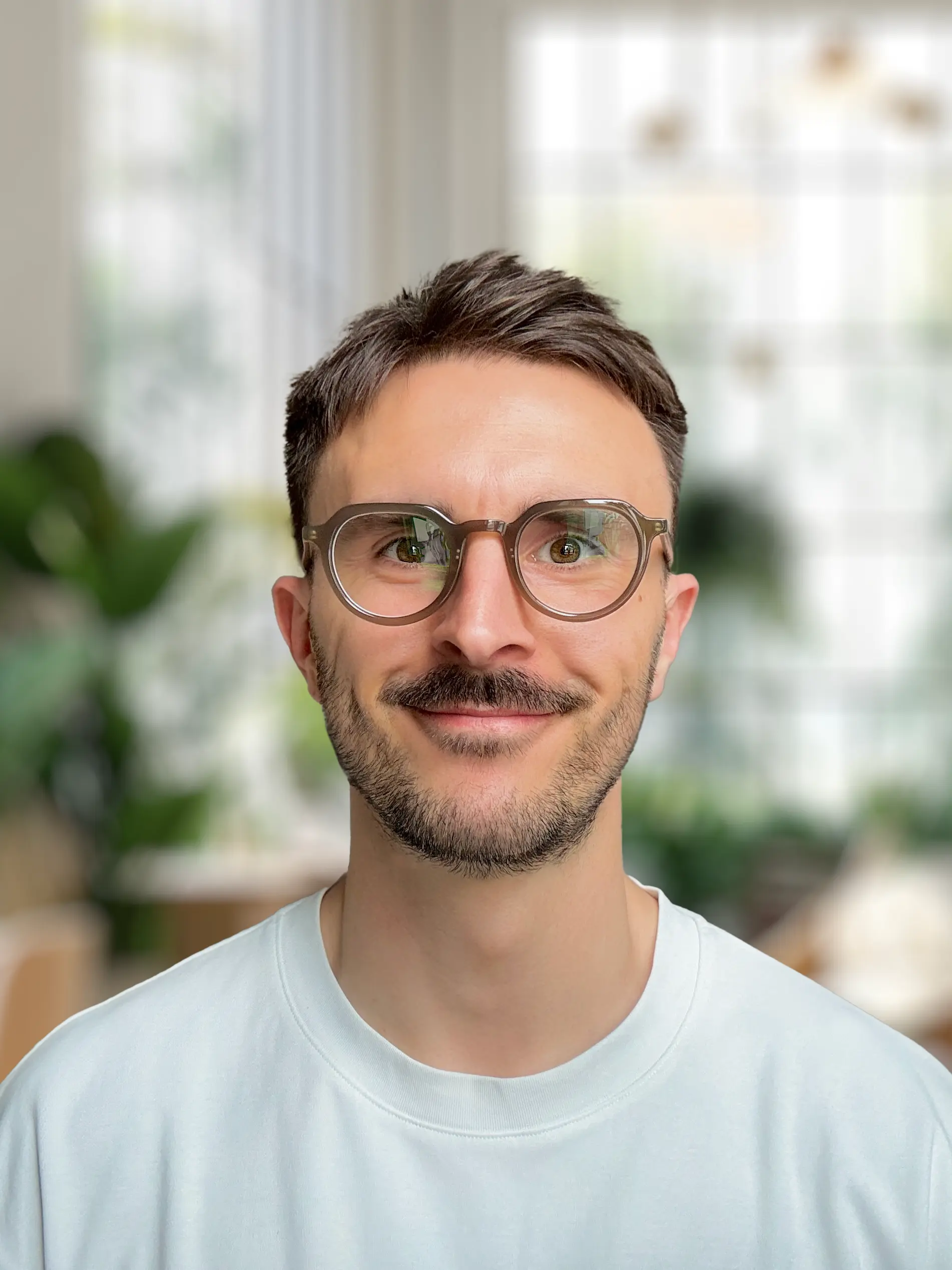 headshot of Karl