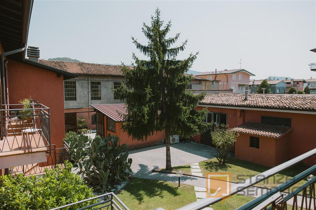 Stanza di 18 mq in Via del Brolo, Brescia